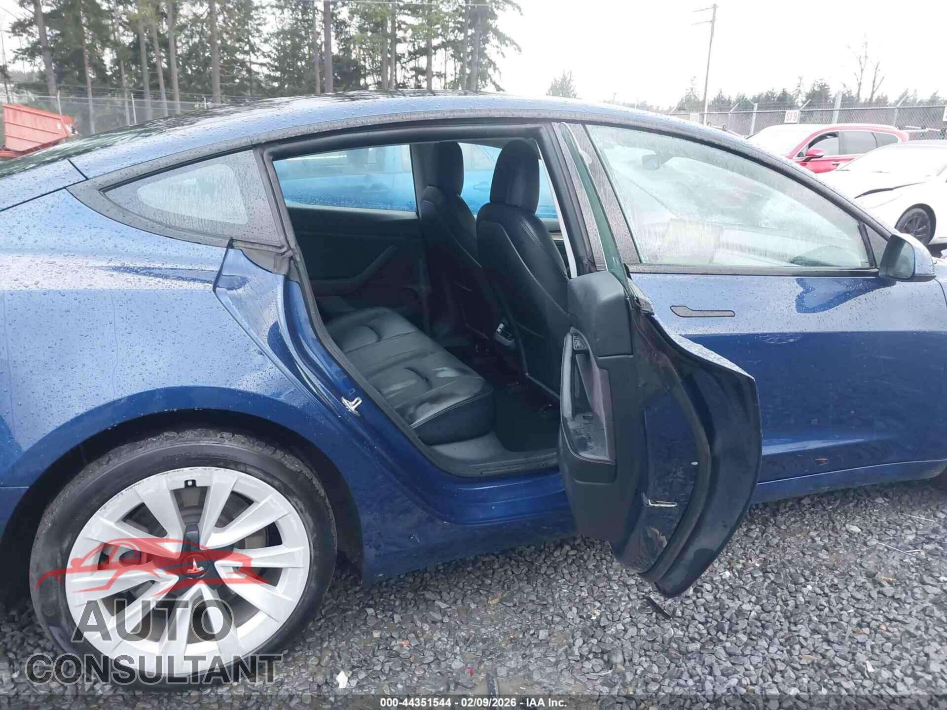 TESLA MODEL 3 2021 - 5YJ3E1EA4MF057752