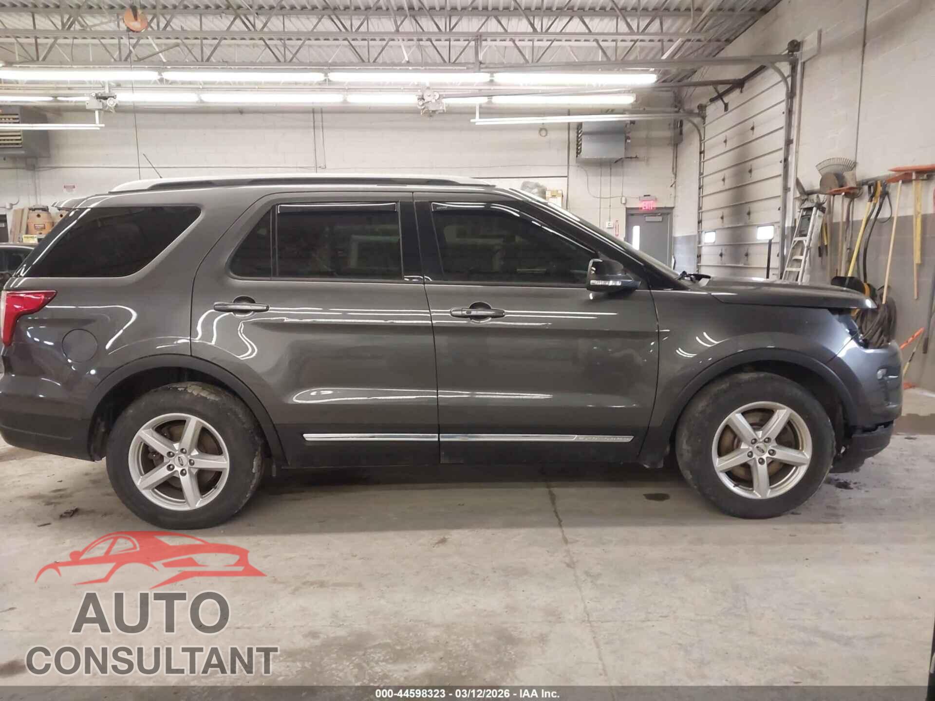 FORD EXPLORER 2018 - 1FM5K7D80JGB03948