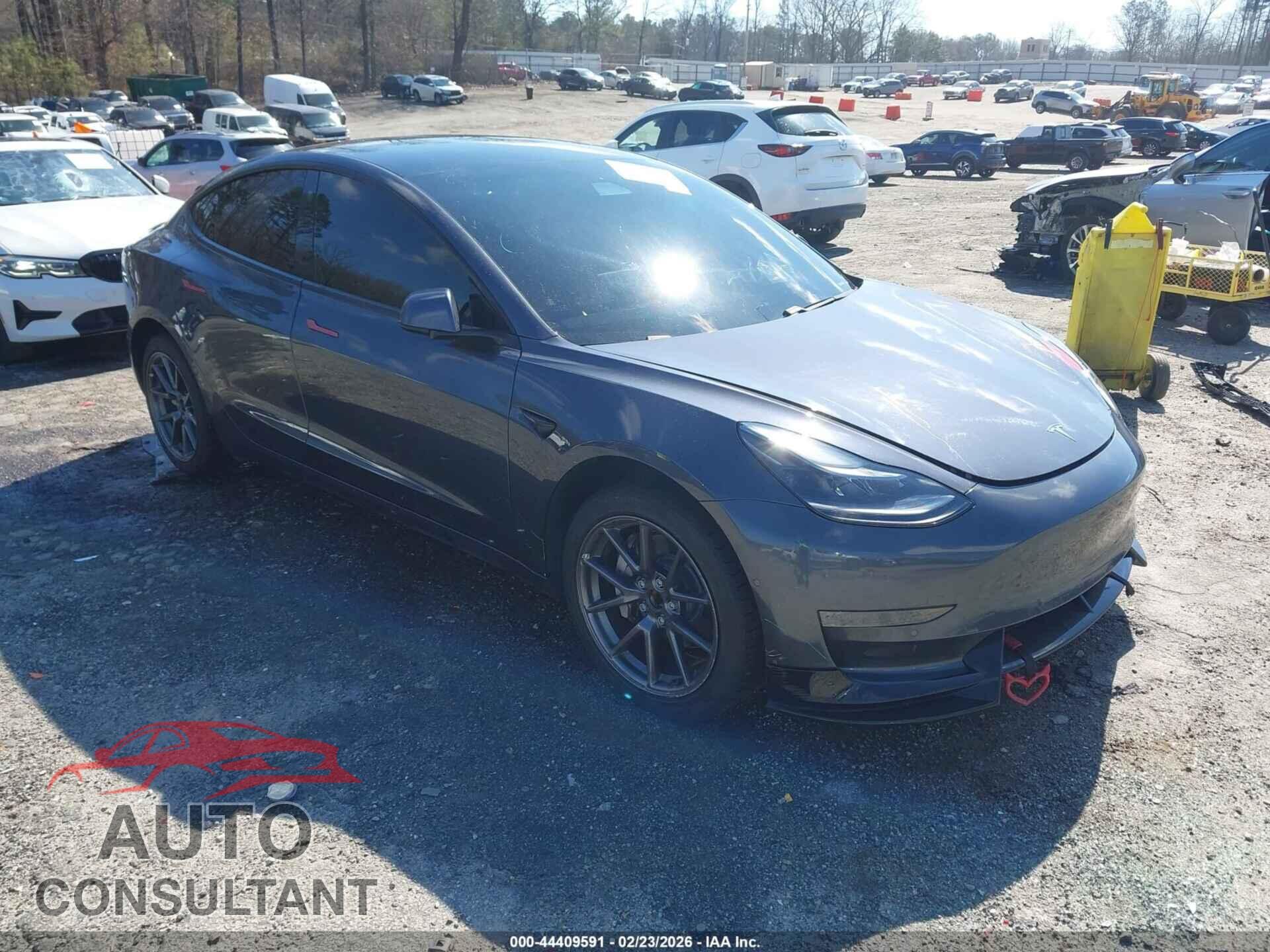 TESLA MODEL 3 2021 - 5YJ3E1EA1MF028600