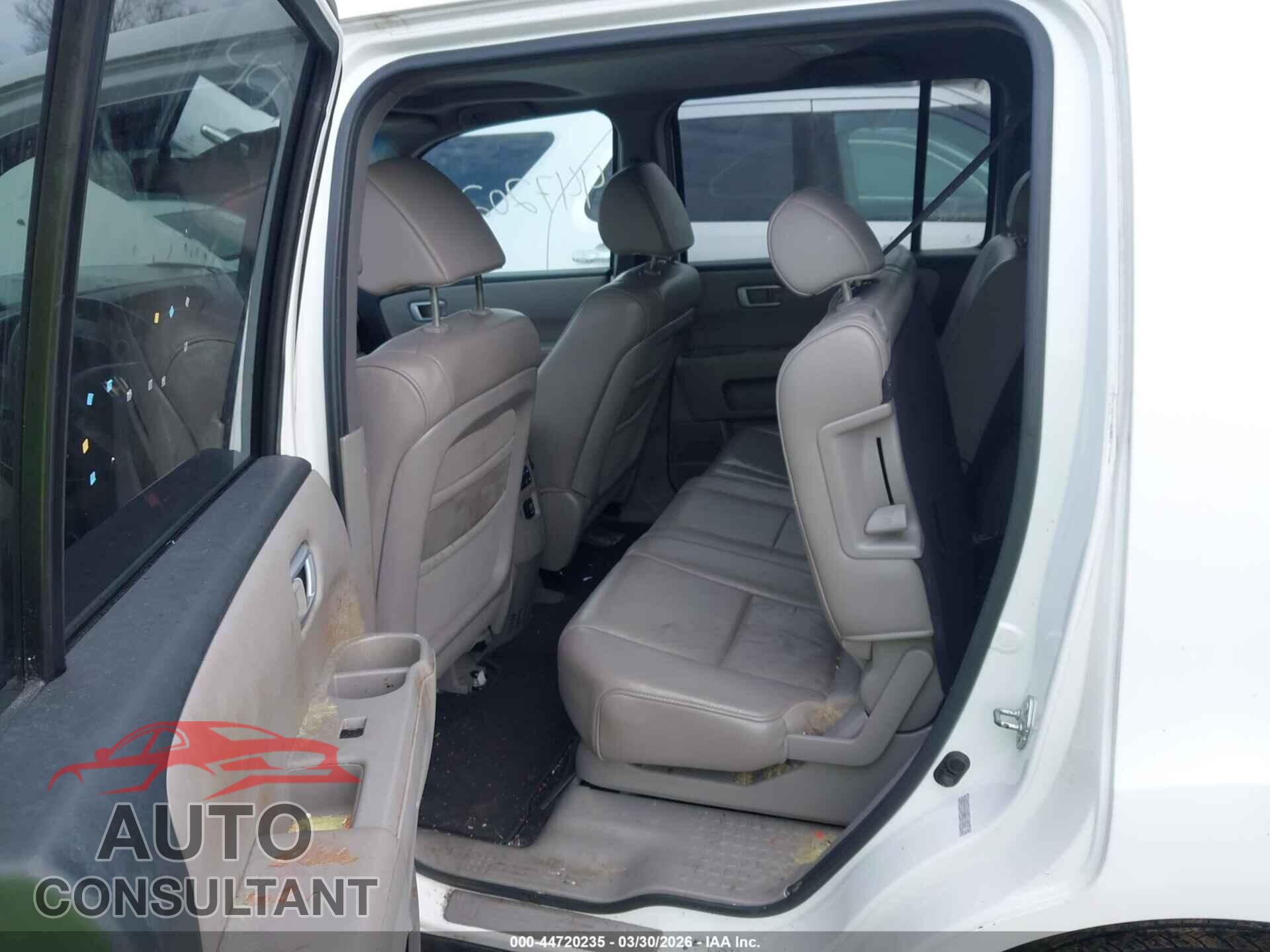HONDA PILOT 2011 - 5FNYF4H55BB012061