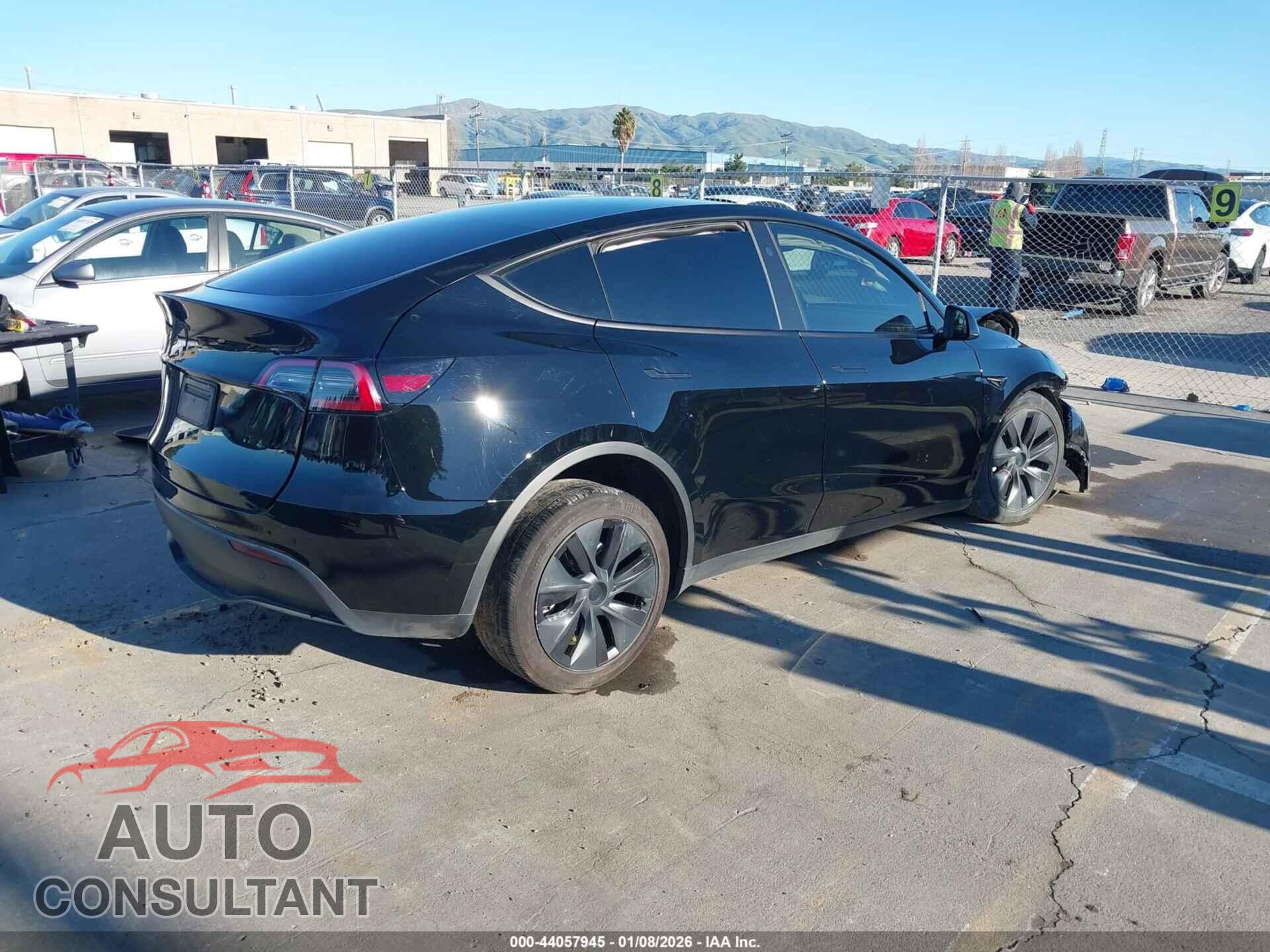 TESLA MODEL Y 2024 - 7SAYGAEE4RF180691