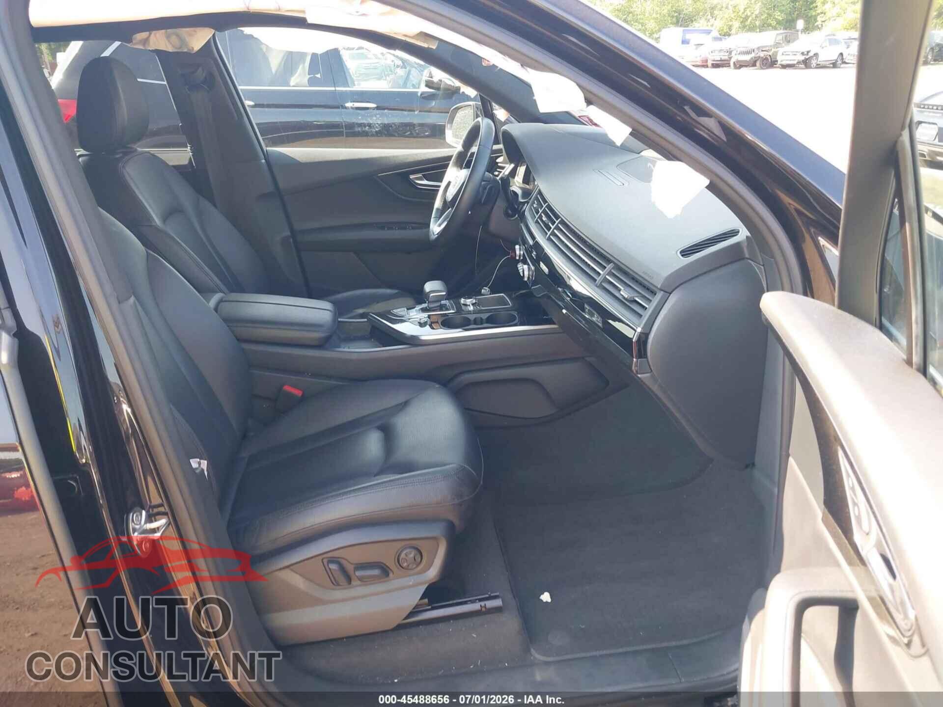 AUDI Q7 2018 - WA1VAAF76JD024367
