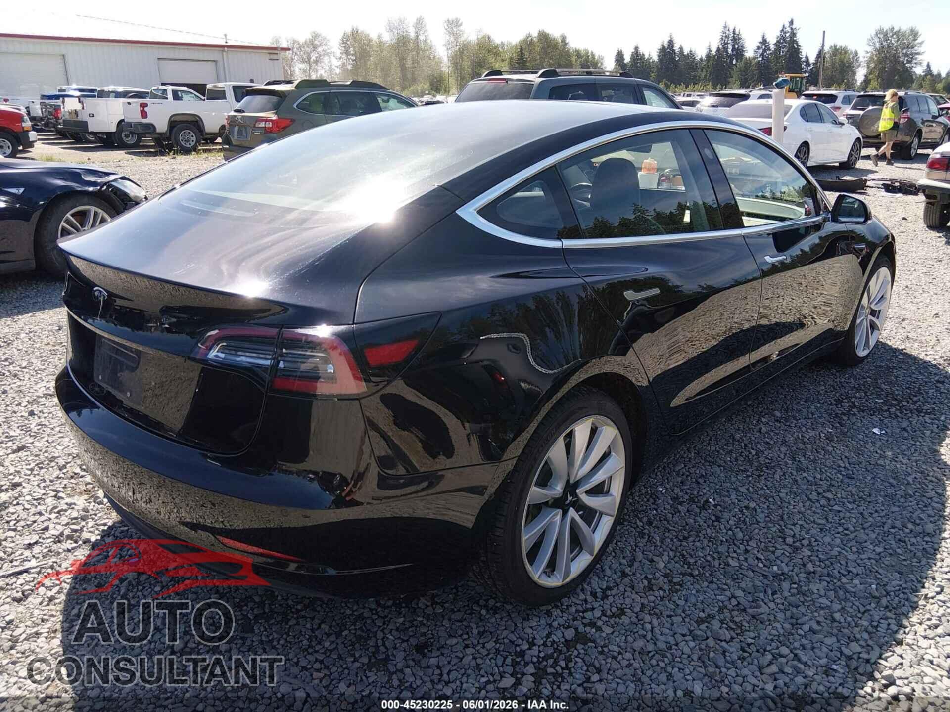 TESLA MODEL 3 2018 - 5YJ3E1EA1JF071135