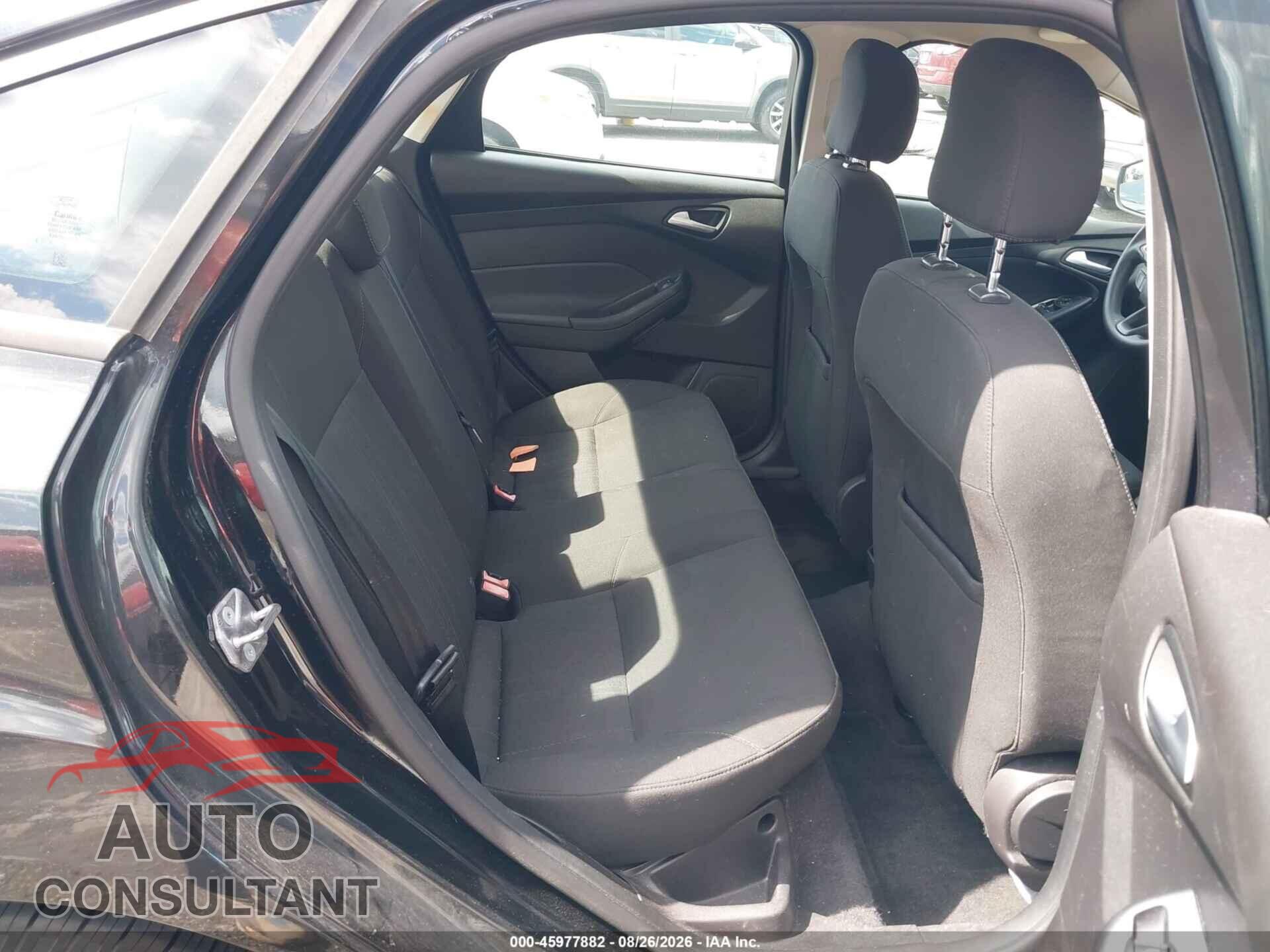 FORD FOCUS 2015 - 1FADP3F27FL273764