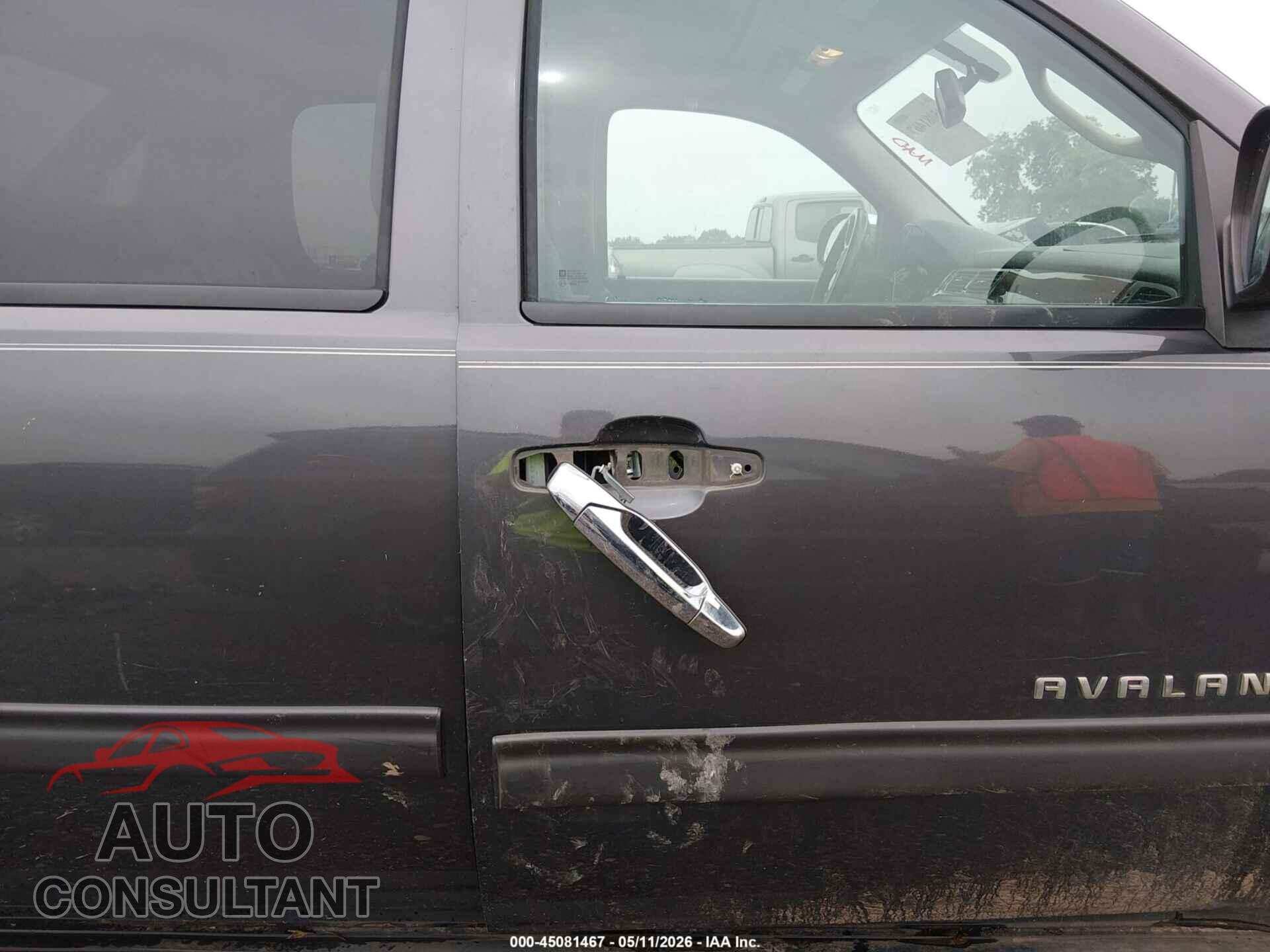 CHEVROLET AVALANCHE 1500 2011 - 3GNMCFE00BG257220