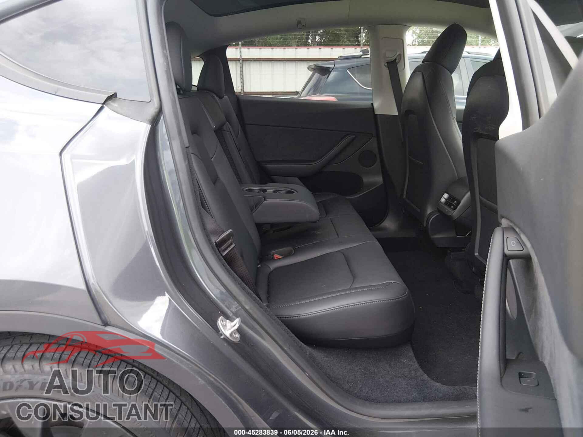 TESLA MODEL Y 2023 - 7SAYGDED2PF941823