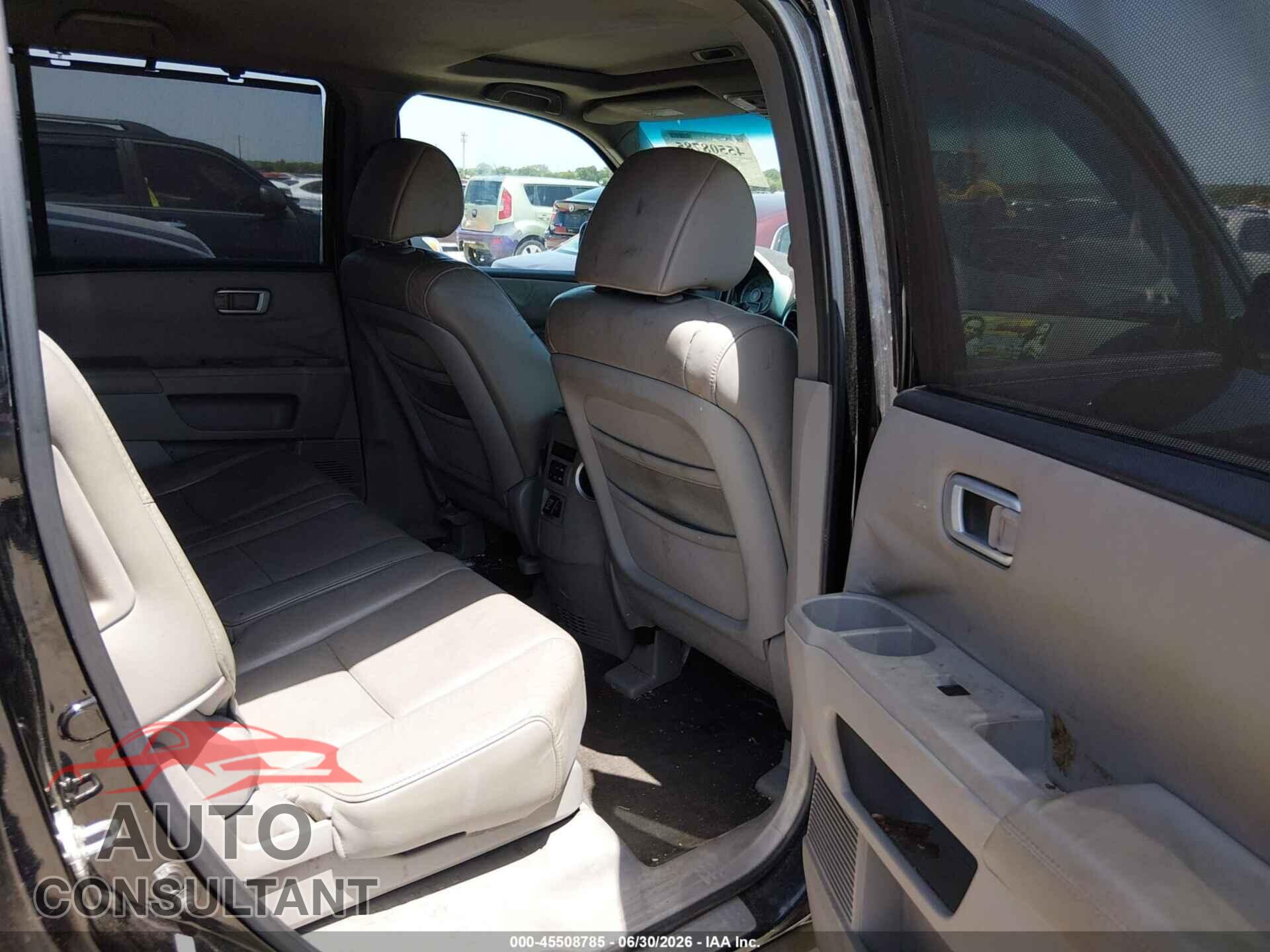 HONDA PILOT 2010 - 5FNYF4H86AB025491