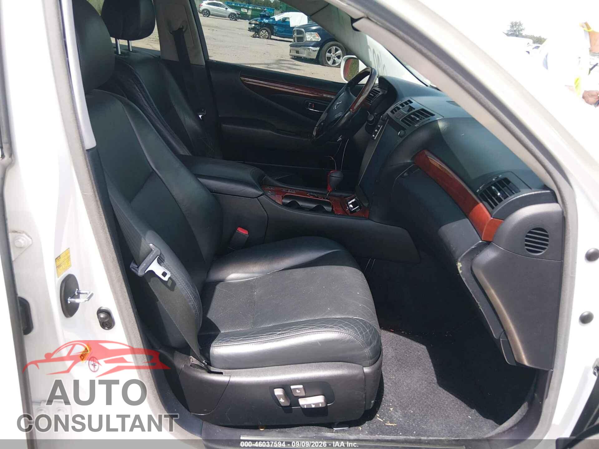 LEXUS LS 2011 - JTHBL5EF3B5107400