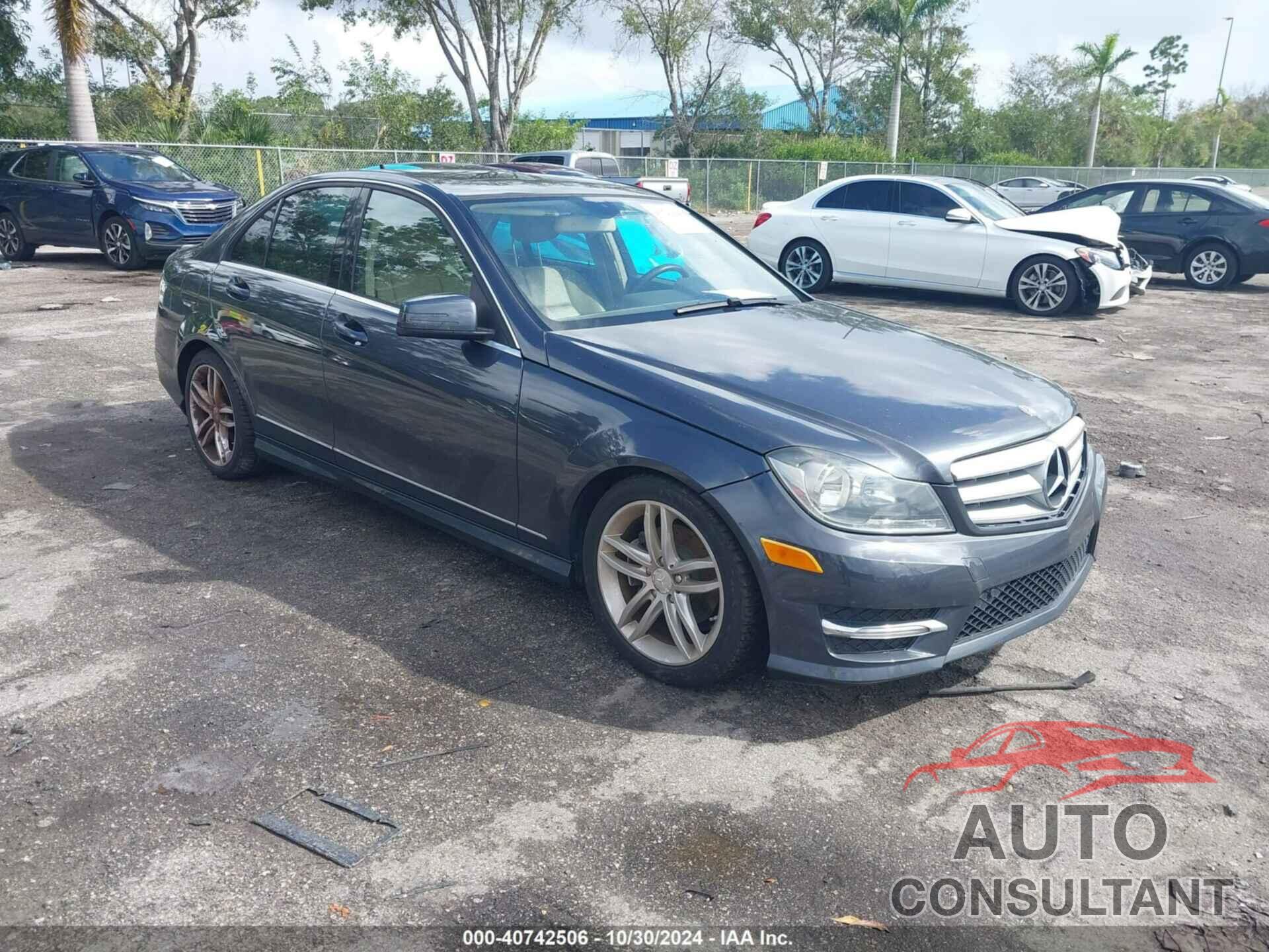 MERCEDES-BENZ C 250 2013 - WDDGF4HBXDR275487