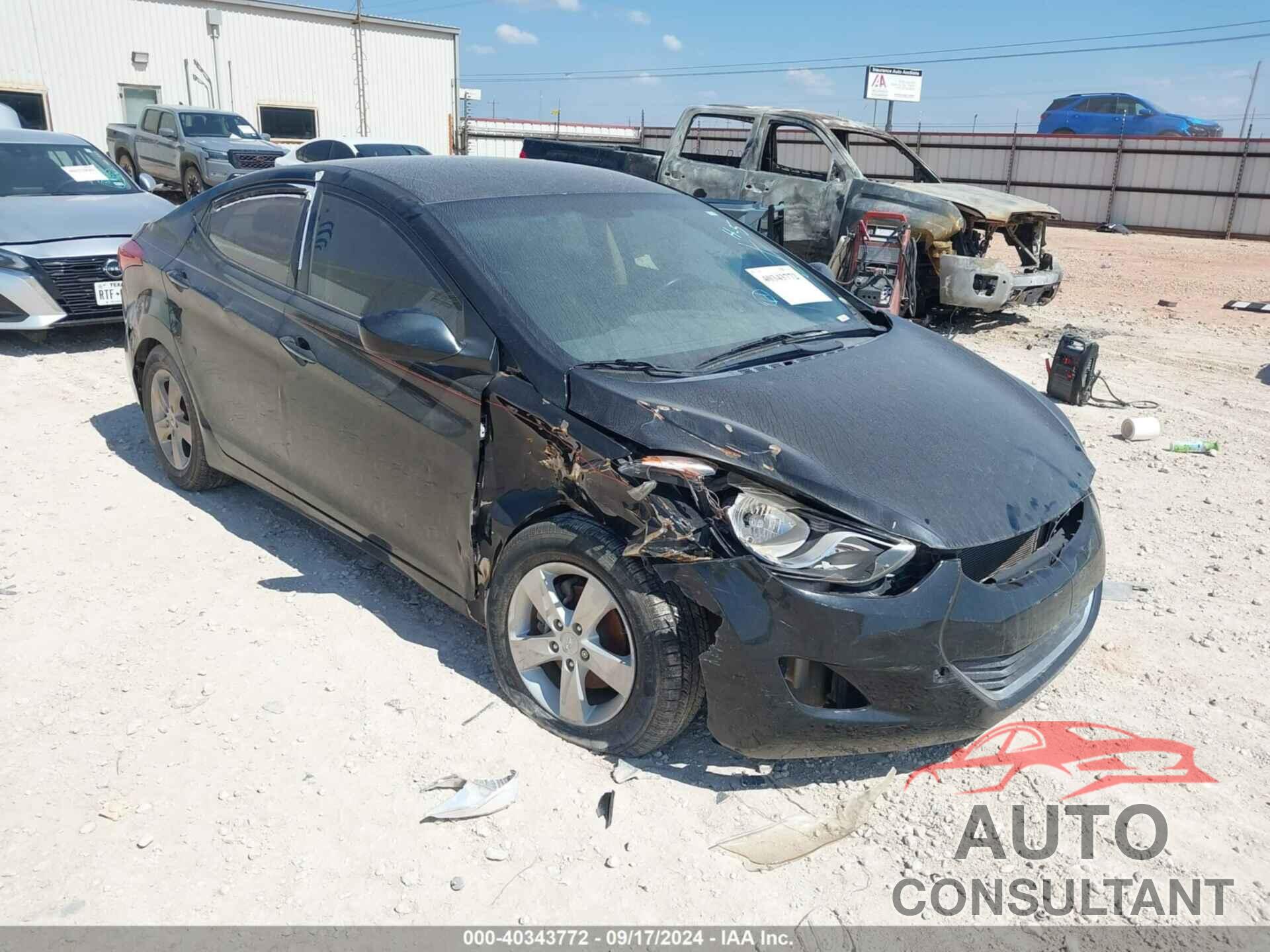 HYUNDAI ELANTRA 2011 - KMHDH4AE5BU132089