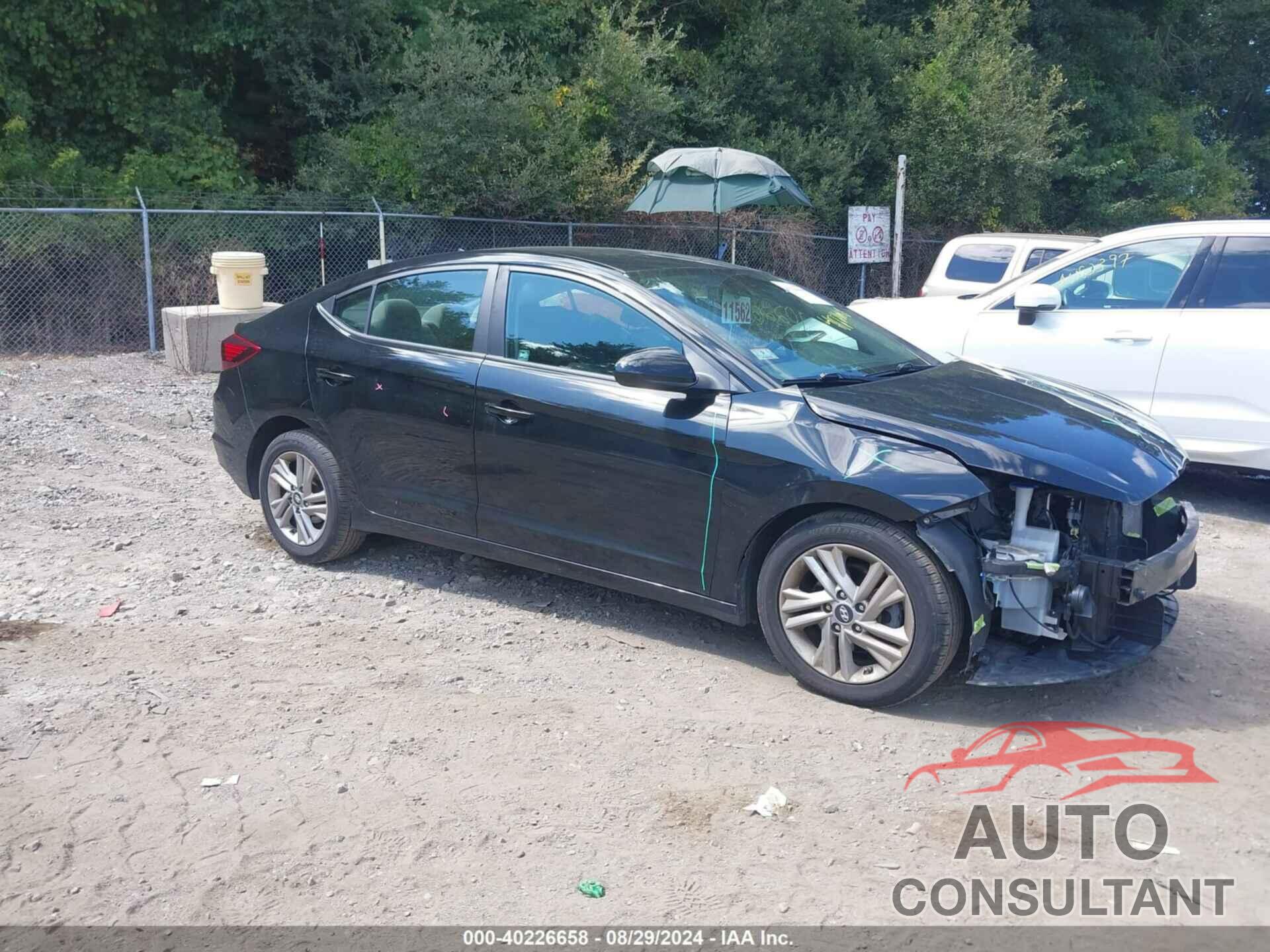 HYUNDAI ELANTRA 2020 - KMHD84LF1LU051145