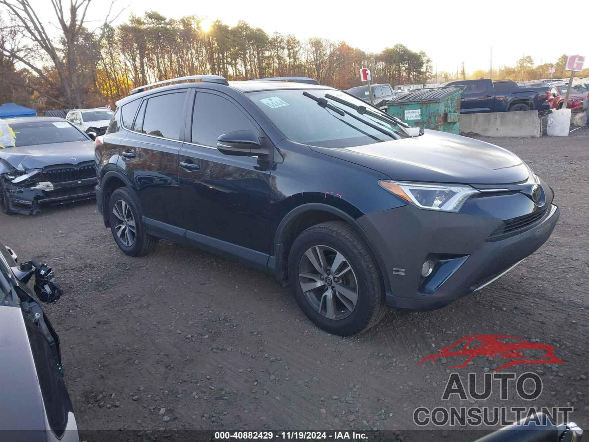 TOYOTA RAV4 2017 - JTMRFREV3HD199547