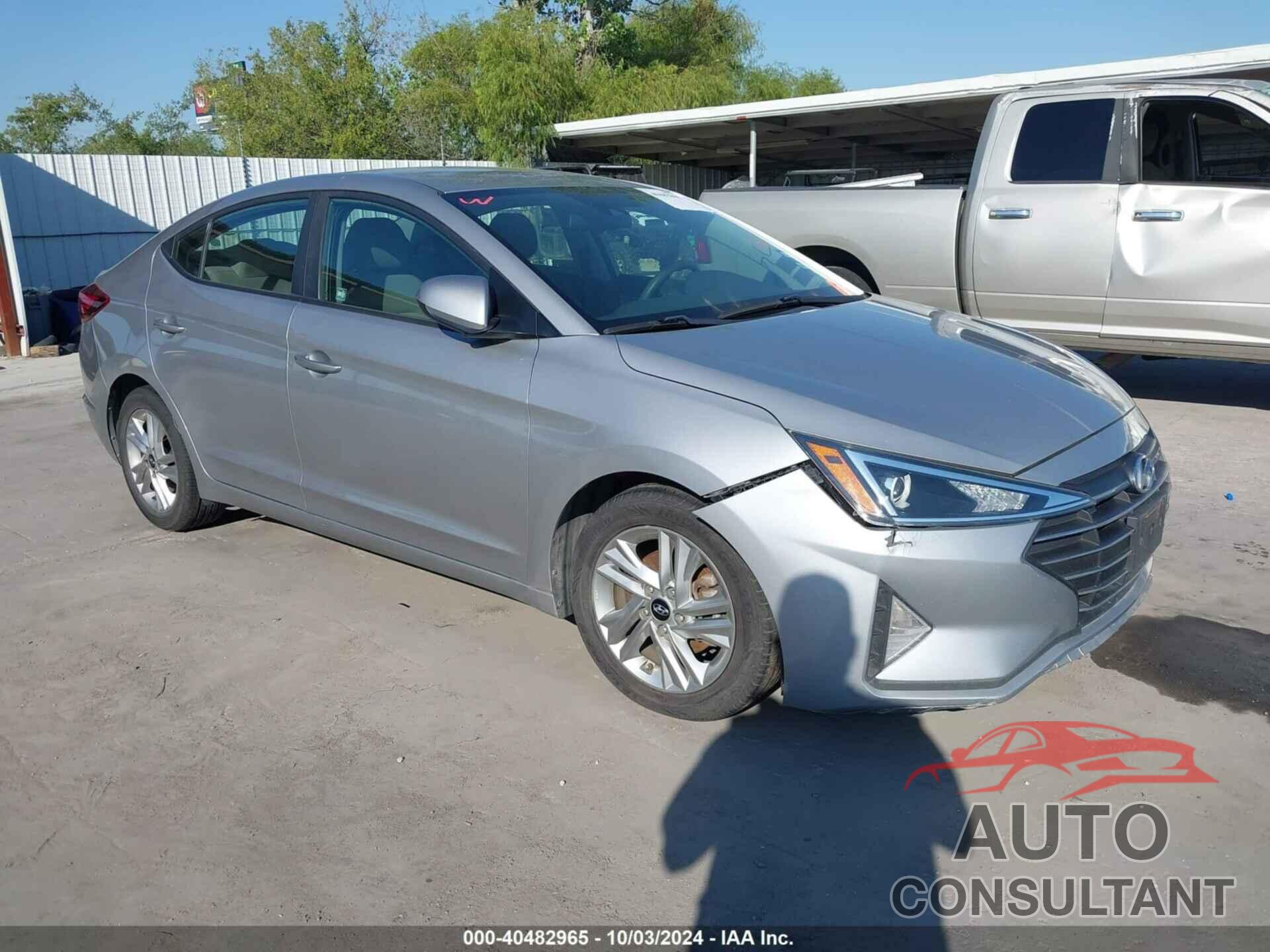 HYUNDAI ELANTRA 2020 - 5NPD84LF0LH575210