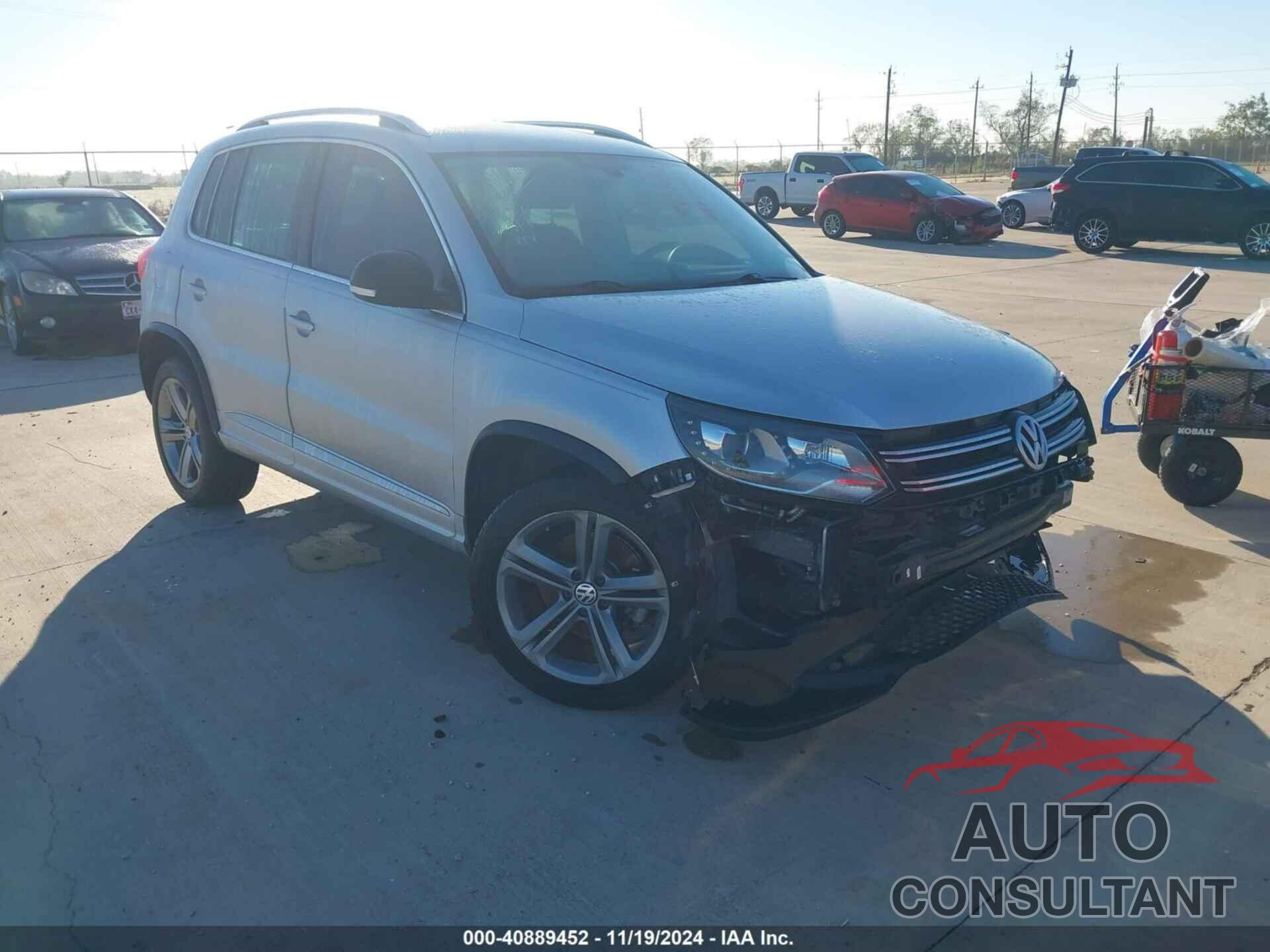 VOLKSWAGEN TIGUAN 2017 - WVGTV7AX6HW506584