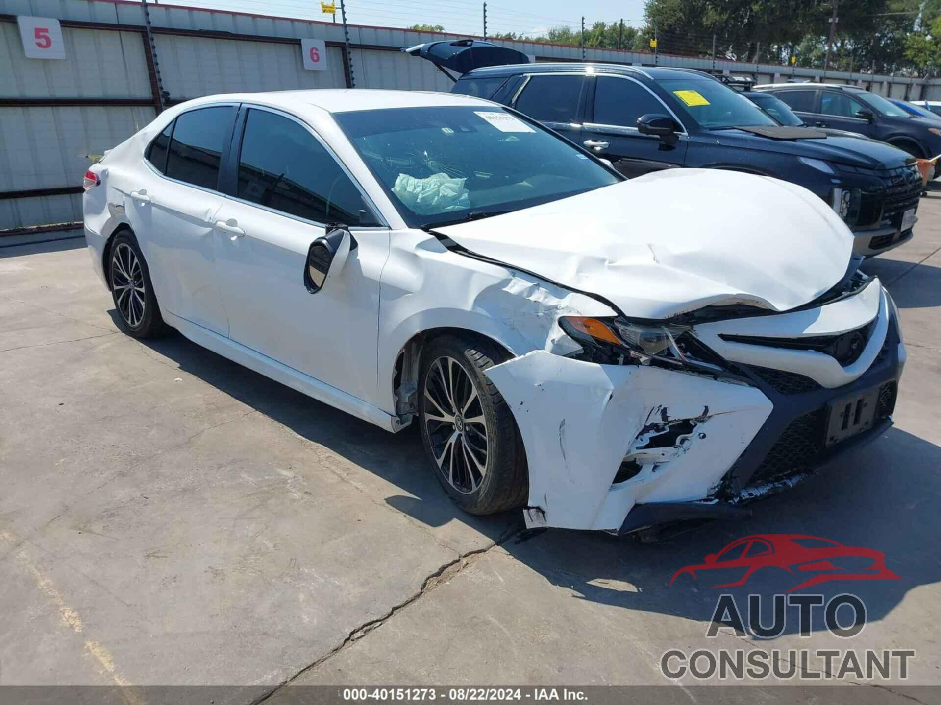 TOYOTA CAMRY 2018 - 4T1B11HK2JU072809