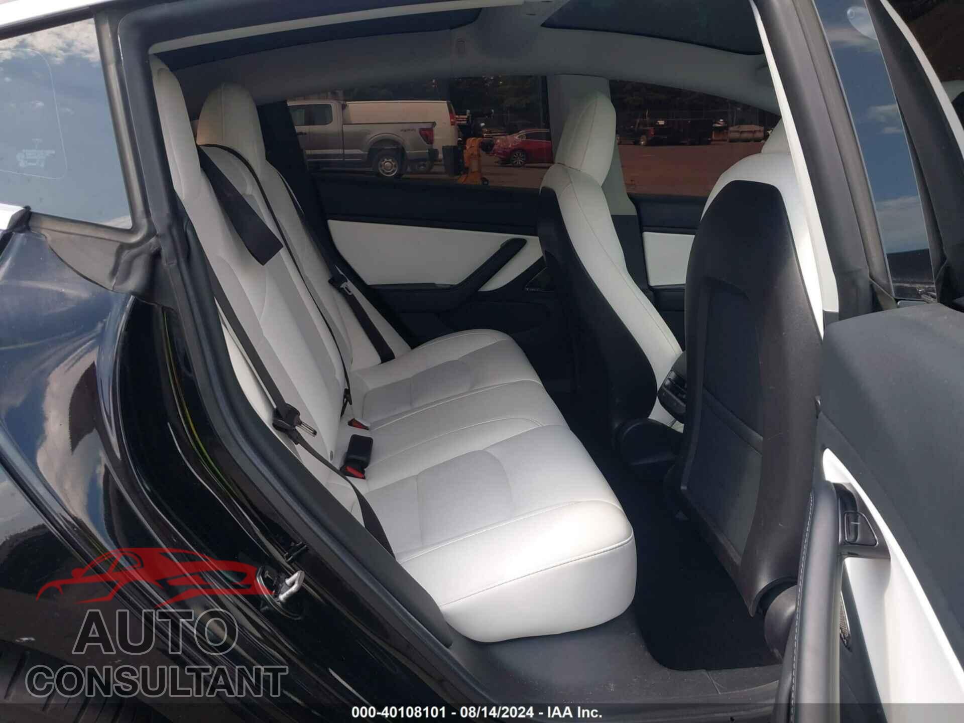 TESLA MODEL 3 2019 - 5YJ3E1EB0KF440738
