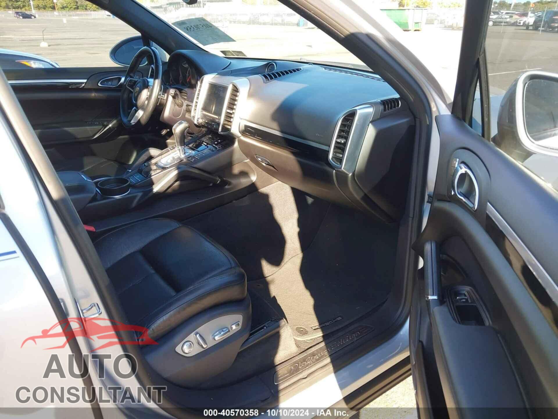 PORSCHE CAYENNE 2017 - WP1AA2A20HKA82744