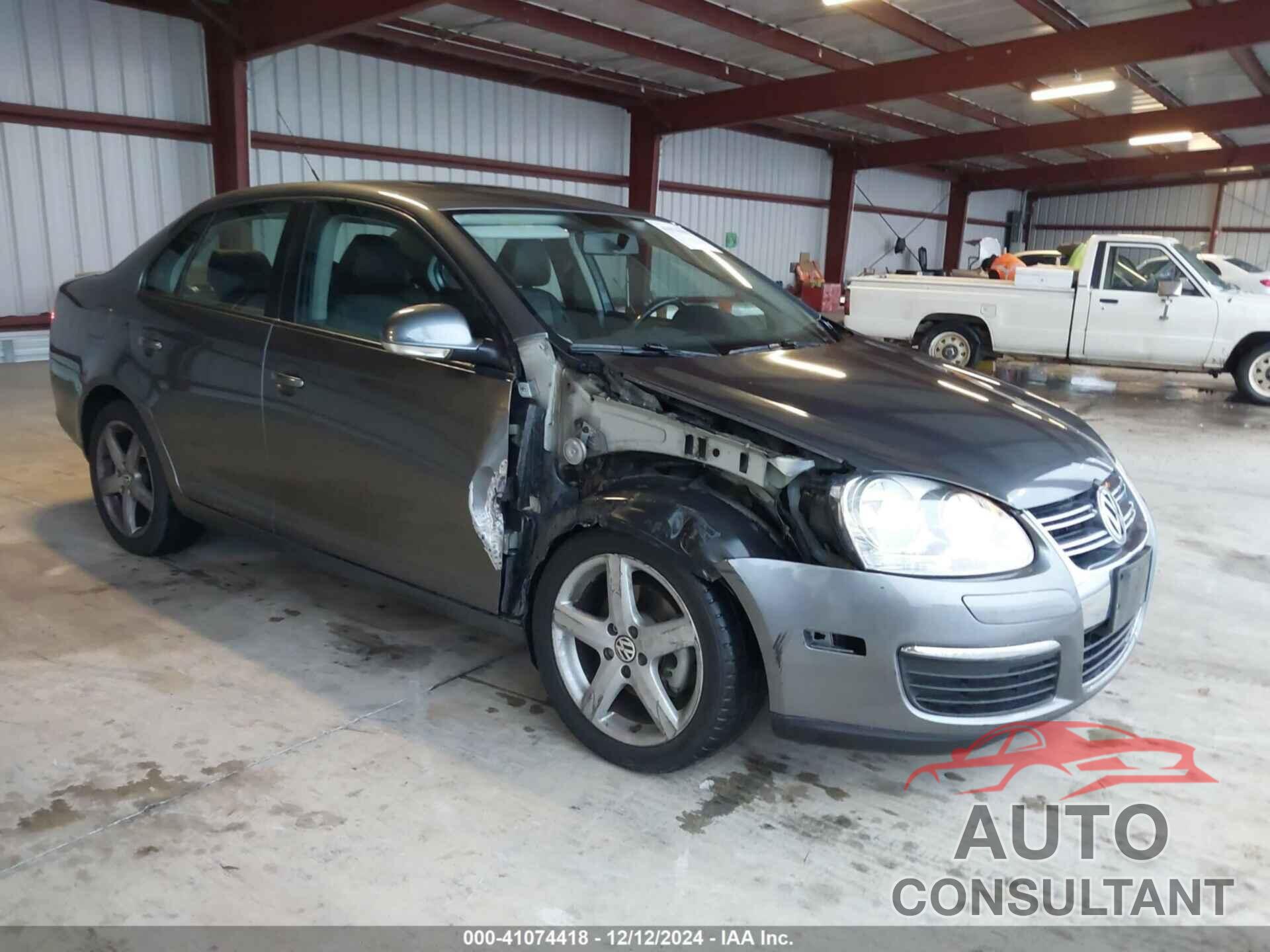 VOLKSWAGEN JETTA 2010 - 3VWRZ7AJ2AM151124