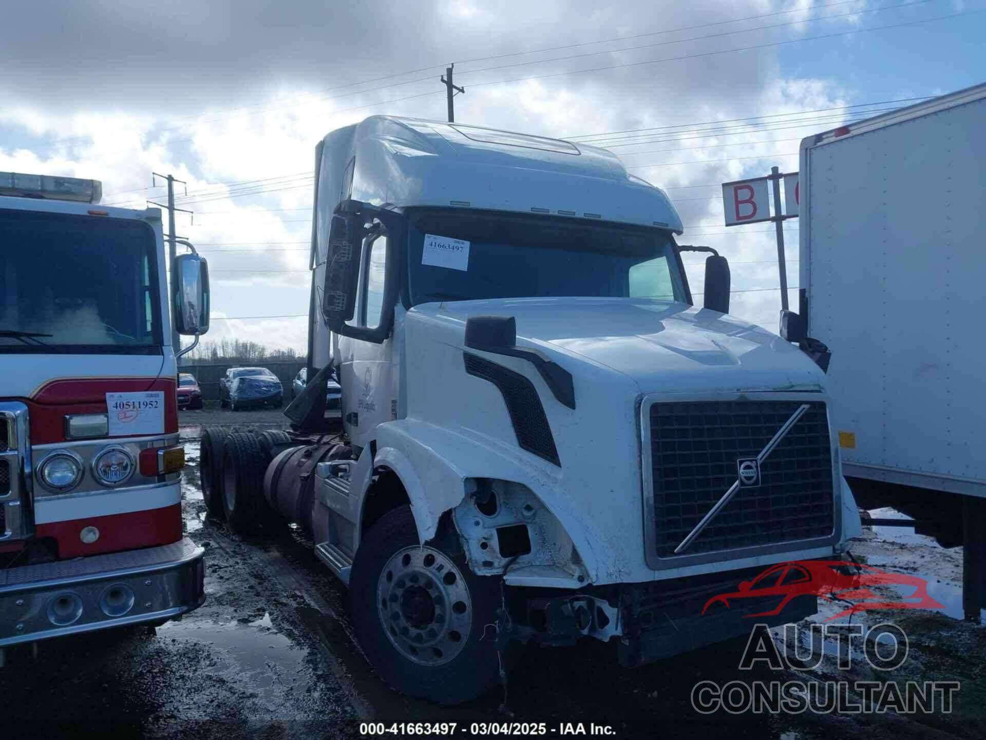 VOLVO VN 2015 - 4V4NC9EH1FN914418