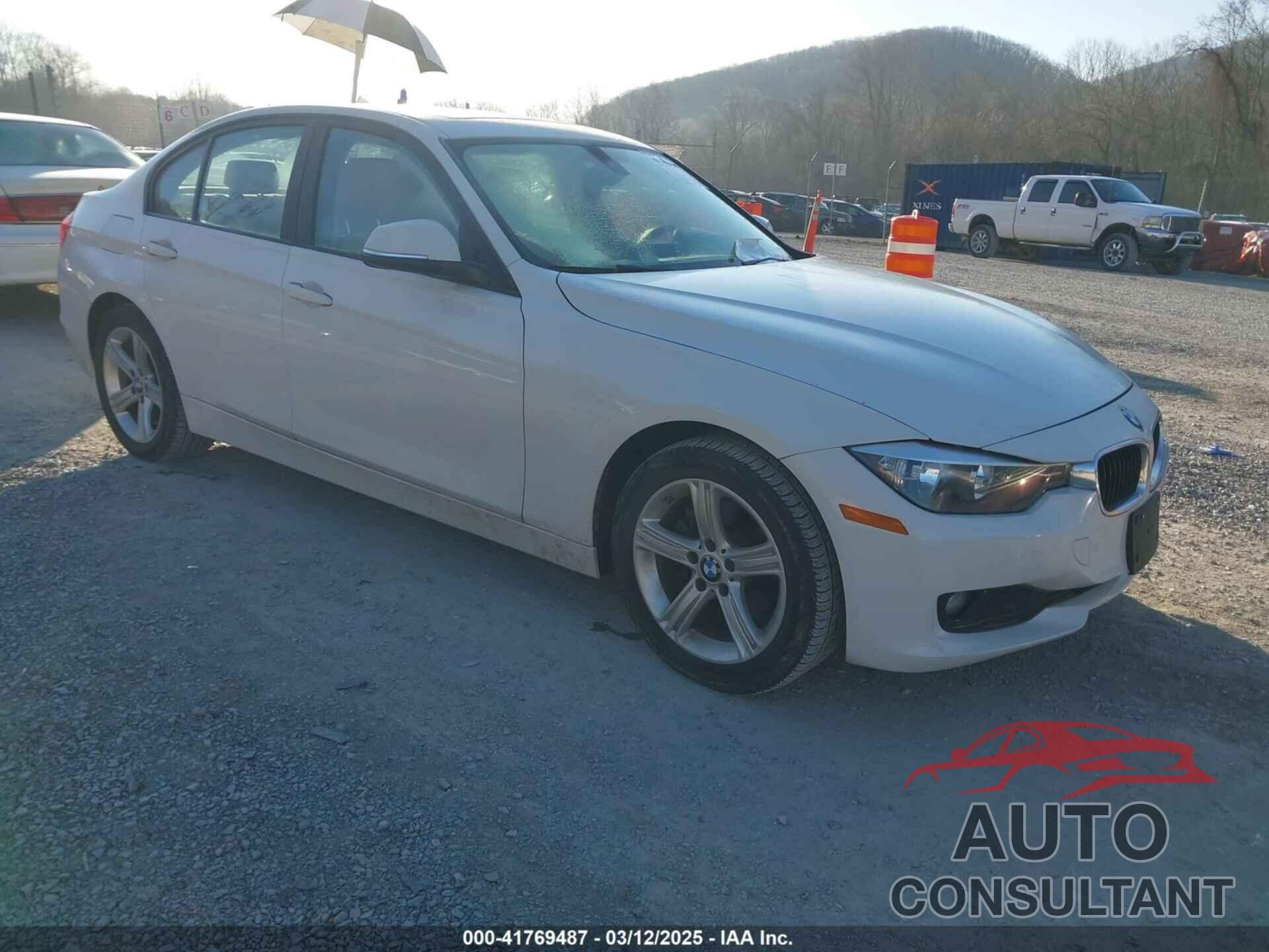 BMW 320I 2014 - WBA3C3G52ENS72631