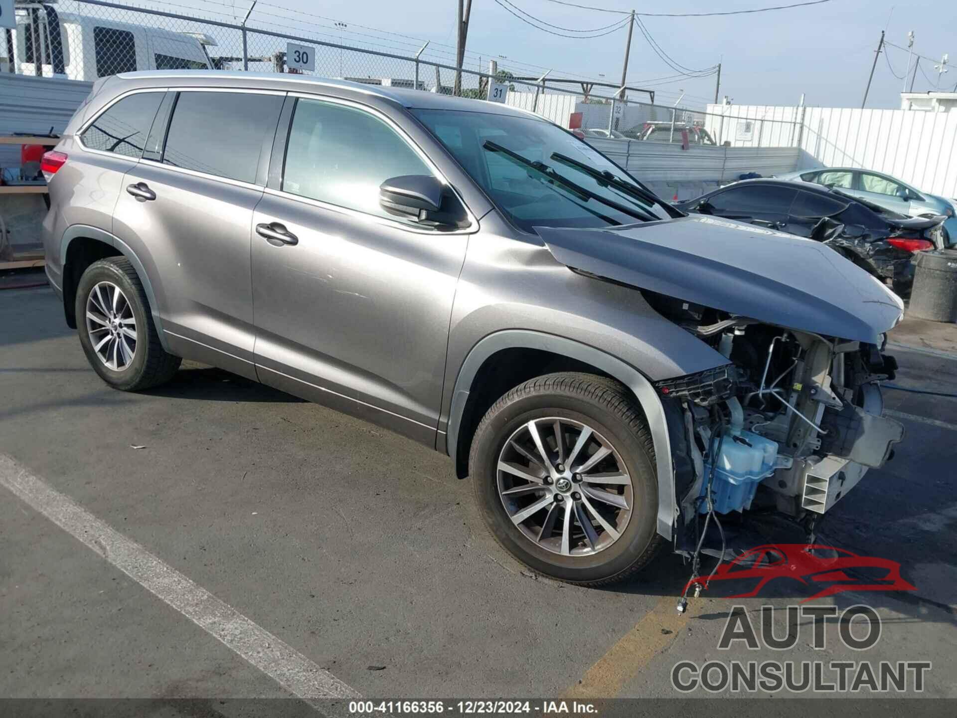 TOYOTA HIGHLANDER 2018 - 5TDJZRFH3JS861246