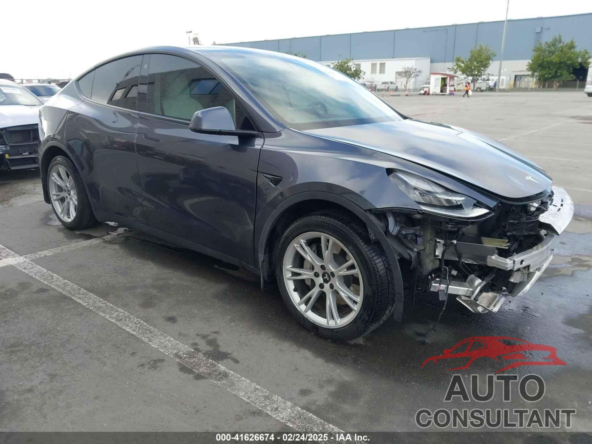 TESLA MODEL Y 2021 - 5YJYGDEE5MF240579