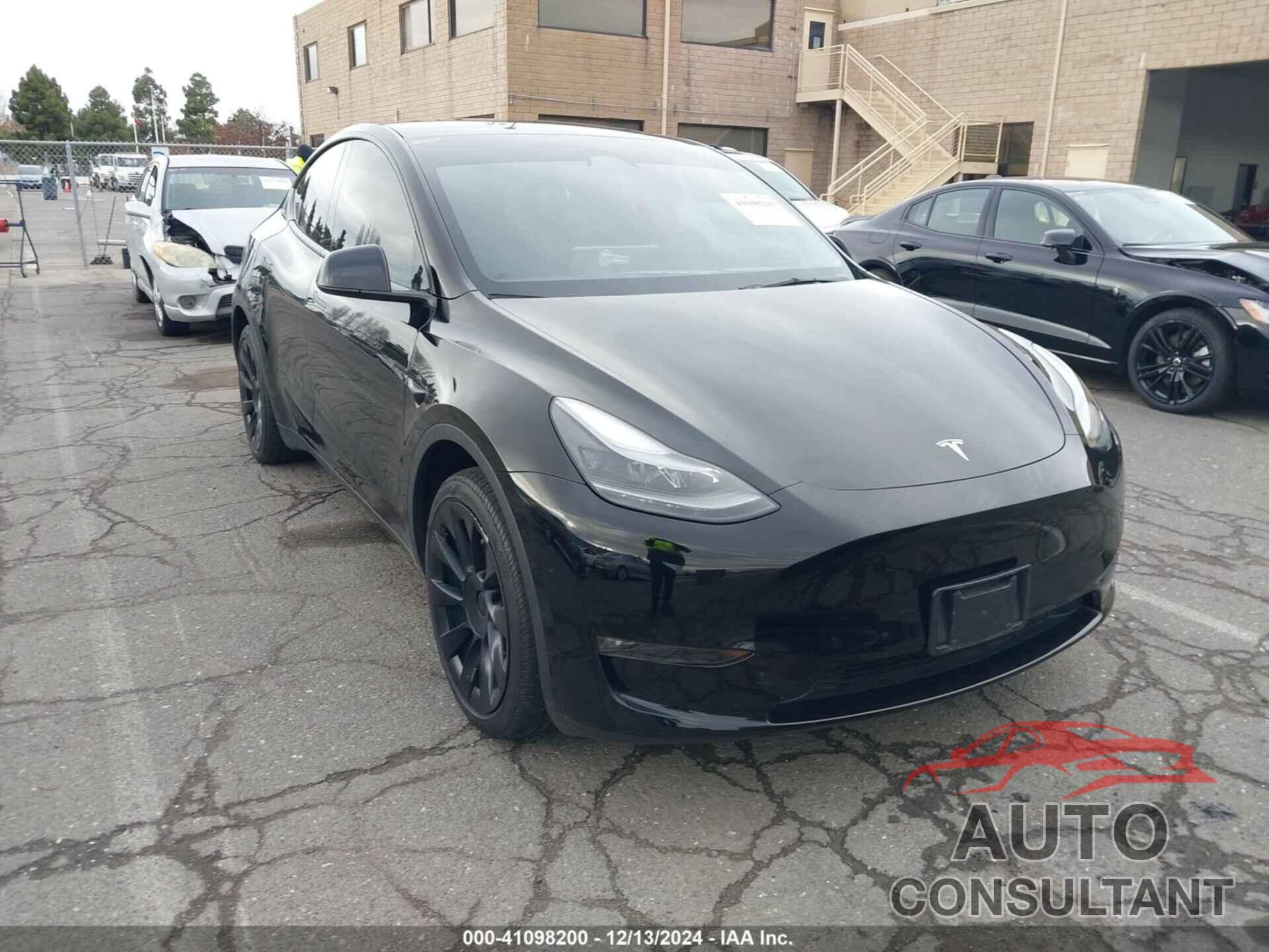 TESLA MODEL Y 2024 - 7SAYGDEEXRF983040