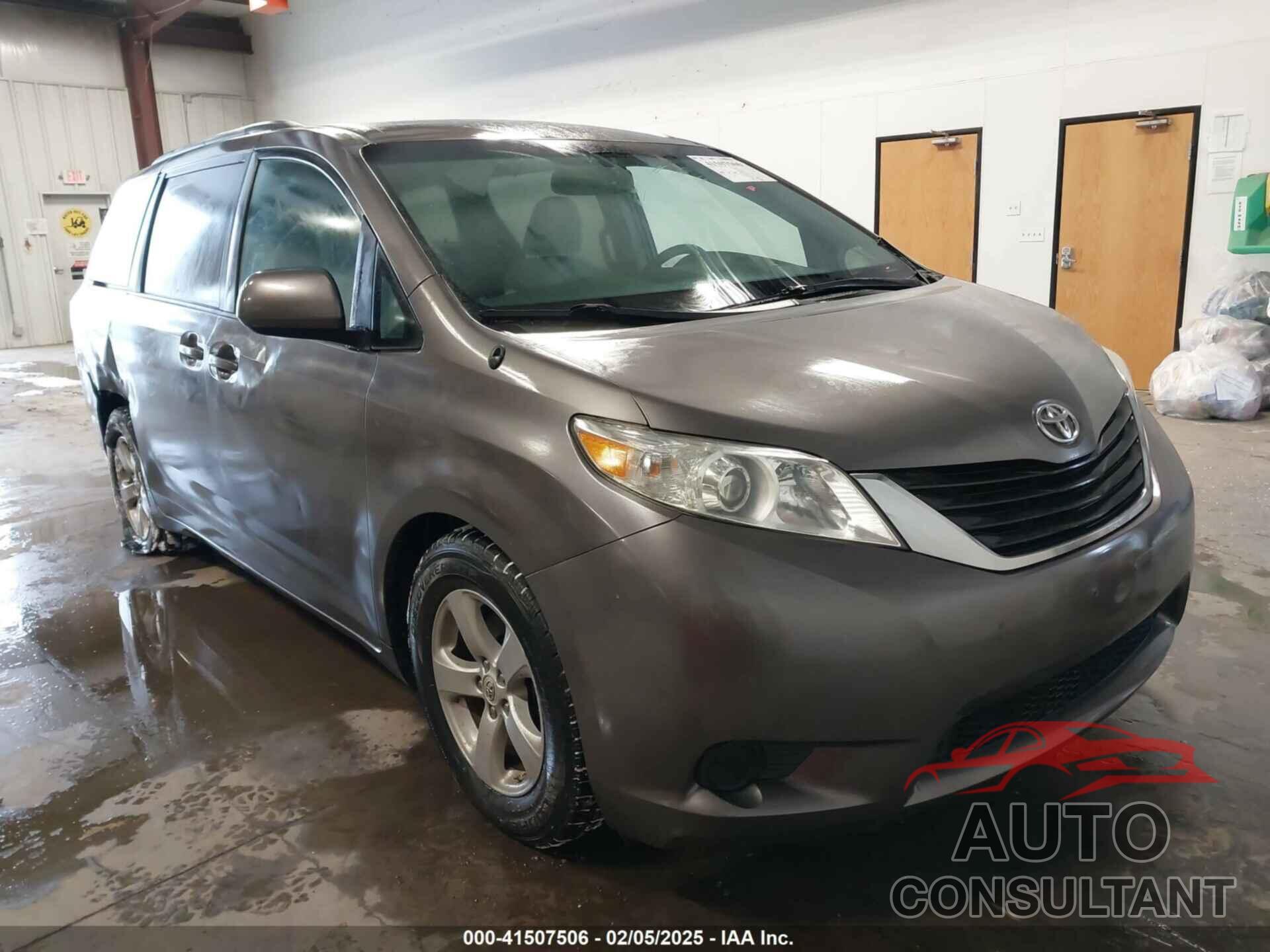 TOYOTA SIENNA 2011 - 5TDKK3DC6BS045338