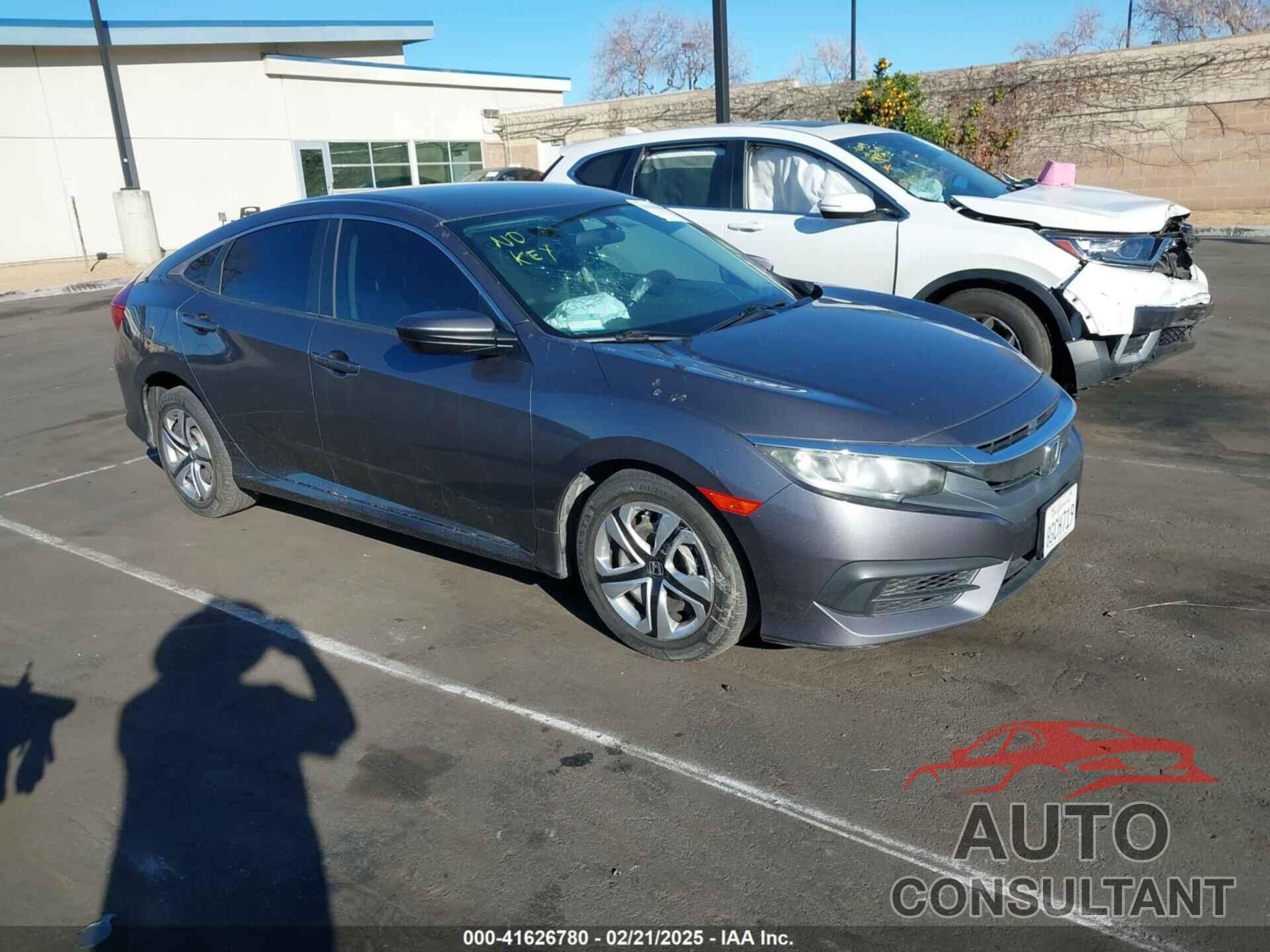 HONDA CIVIC 2018 - 2HGFC2F55JH609423