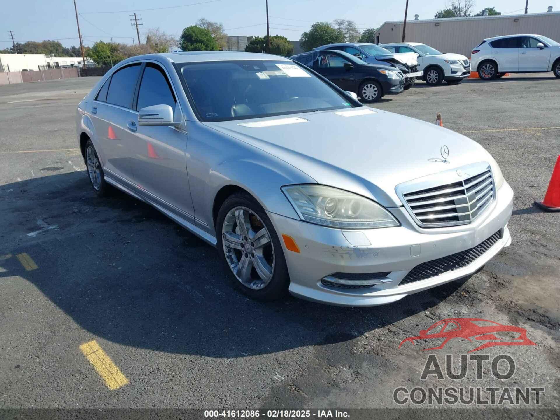 MERCEDES-BENZ S 550 2010 - WDDNG7BB4AA323512