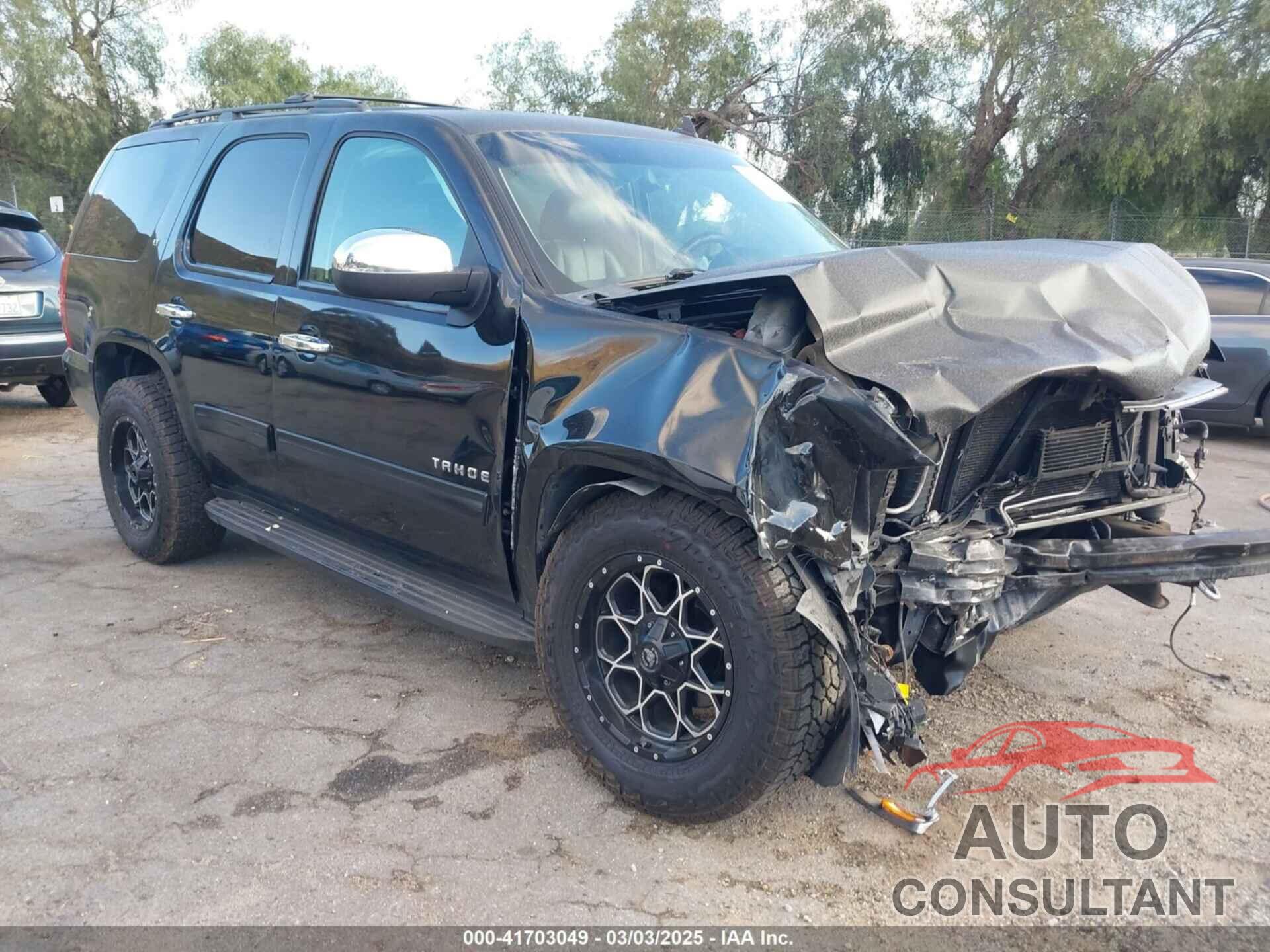 CHEVROLET TAHOE 2013 - 1GNSCBE05DR161294