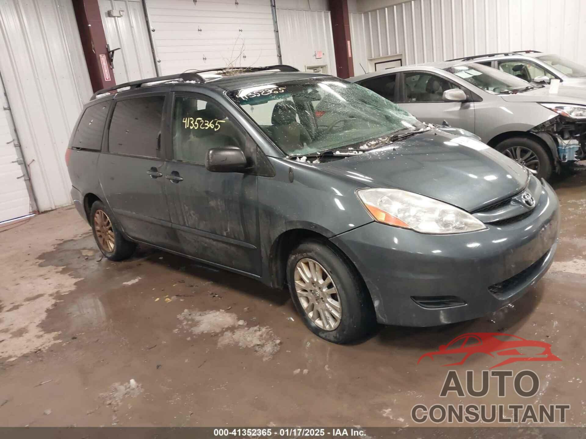 TOYOTA SIENNA 2010 - 5TDJK4CC4AS033674