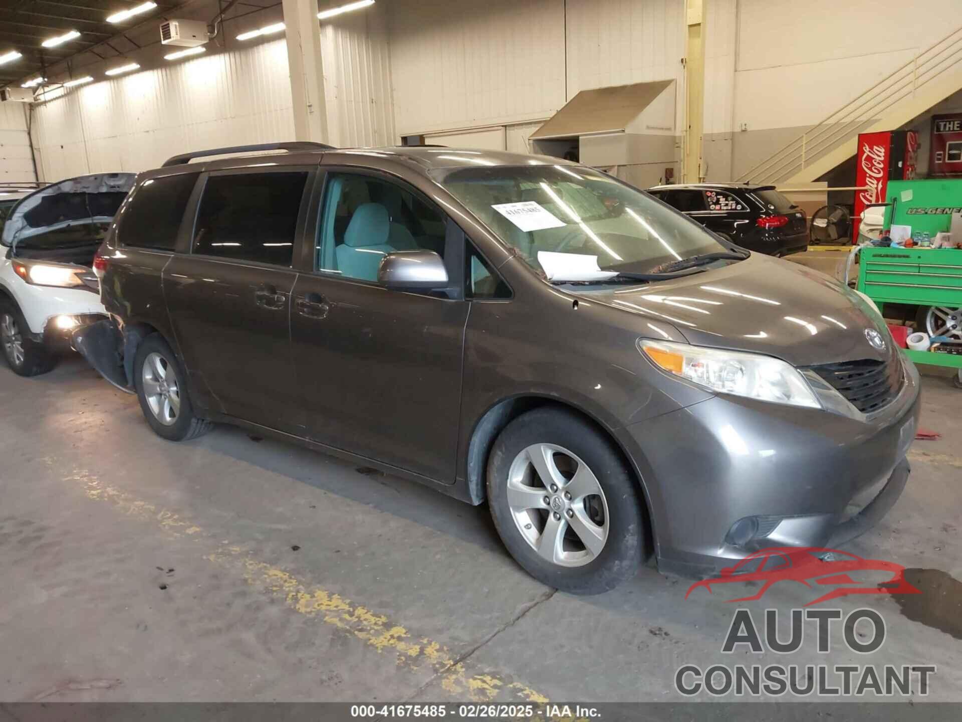 TOYOTA SIENNA 2011 - 5TDKK3DC9BS066250