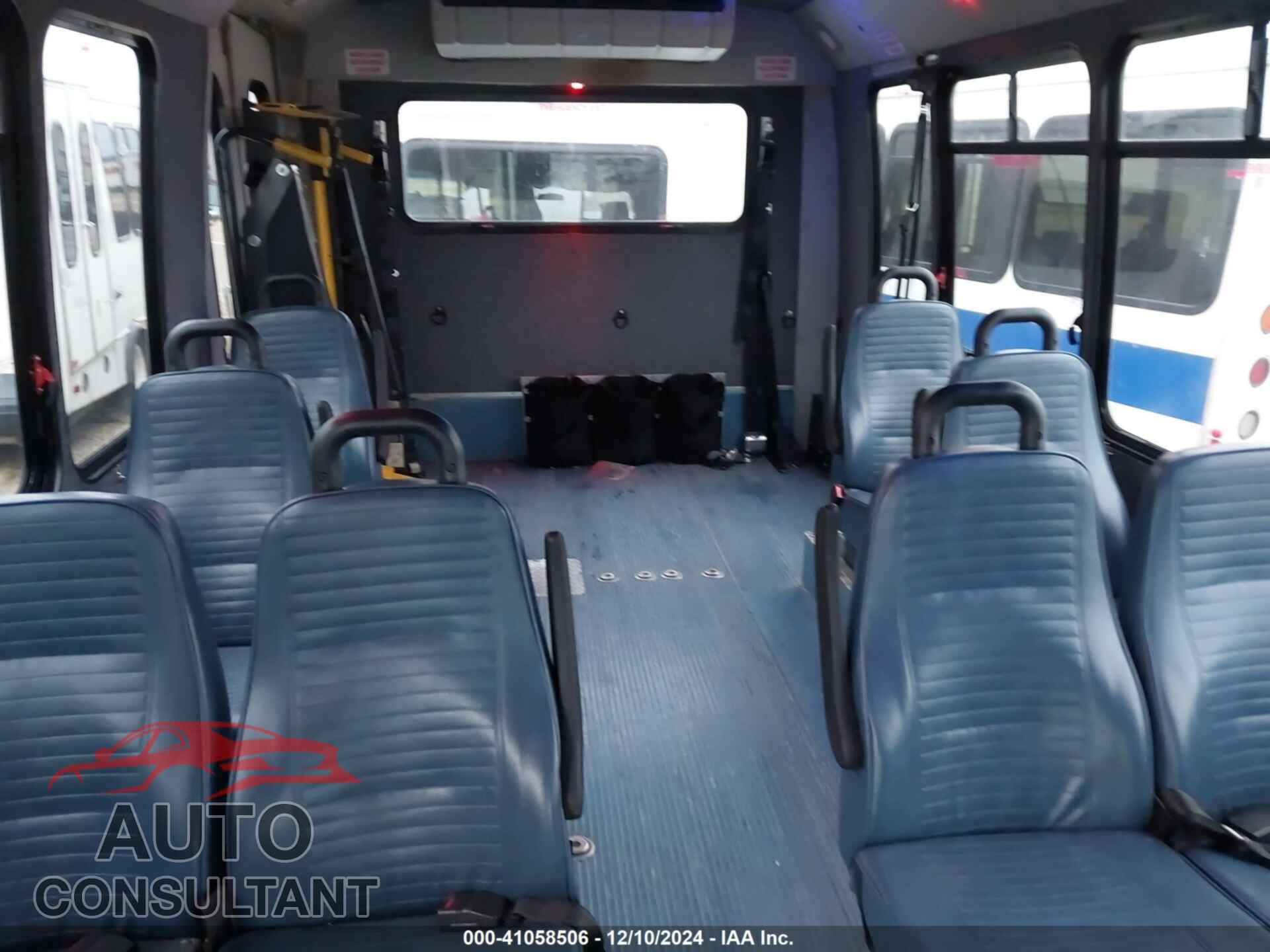 FORD E-450 CUTAWAY 2017 - 1FDFE4FS2HDC33602