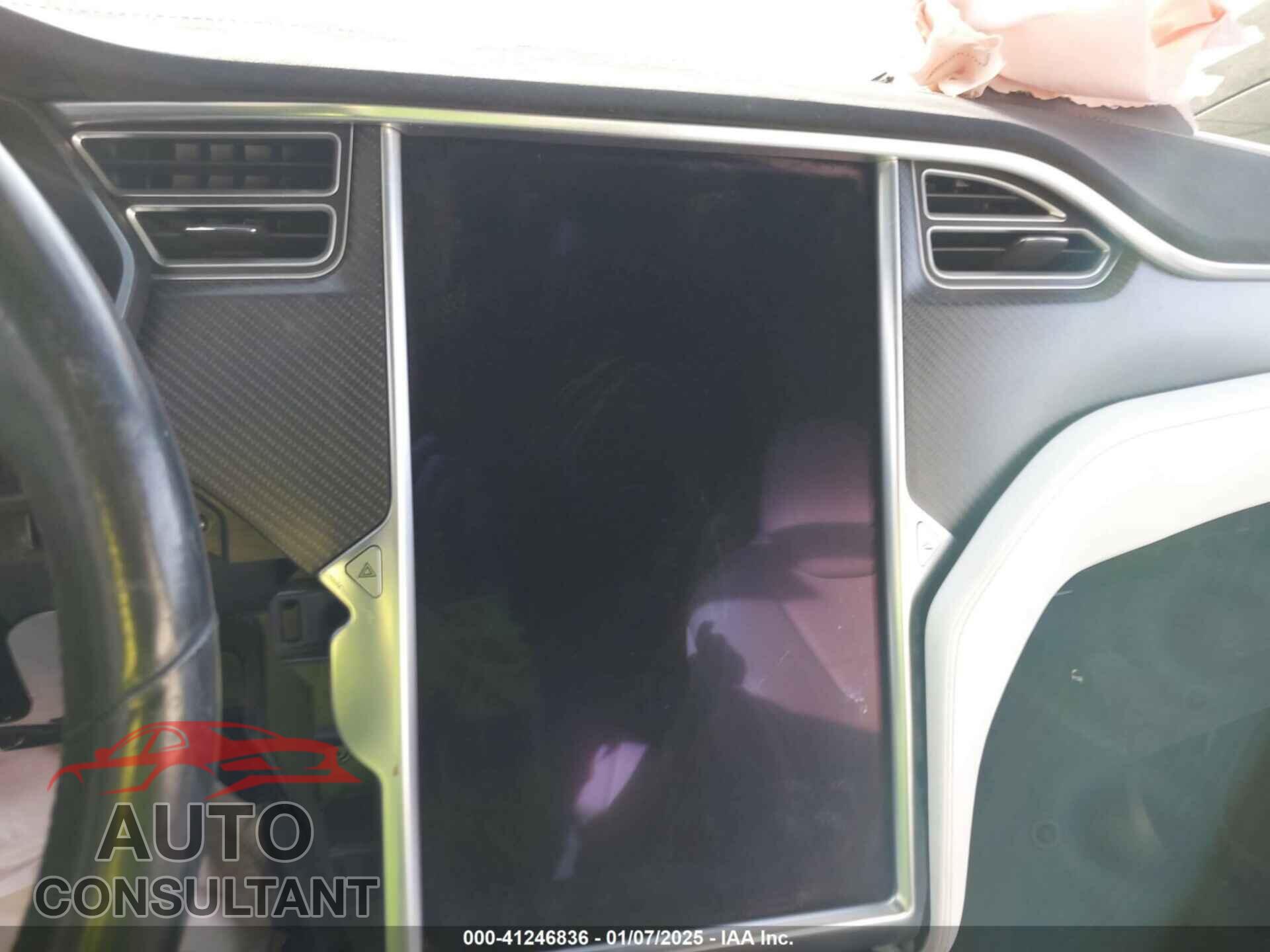 TESLA MODEL X 2017 - 5YJXCAE20HF041506