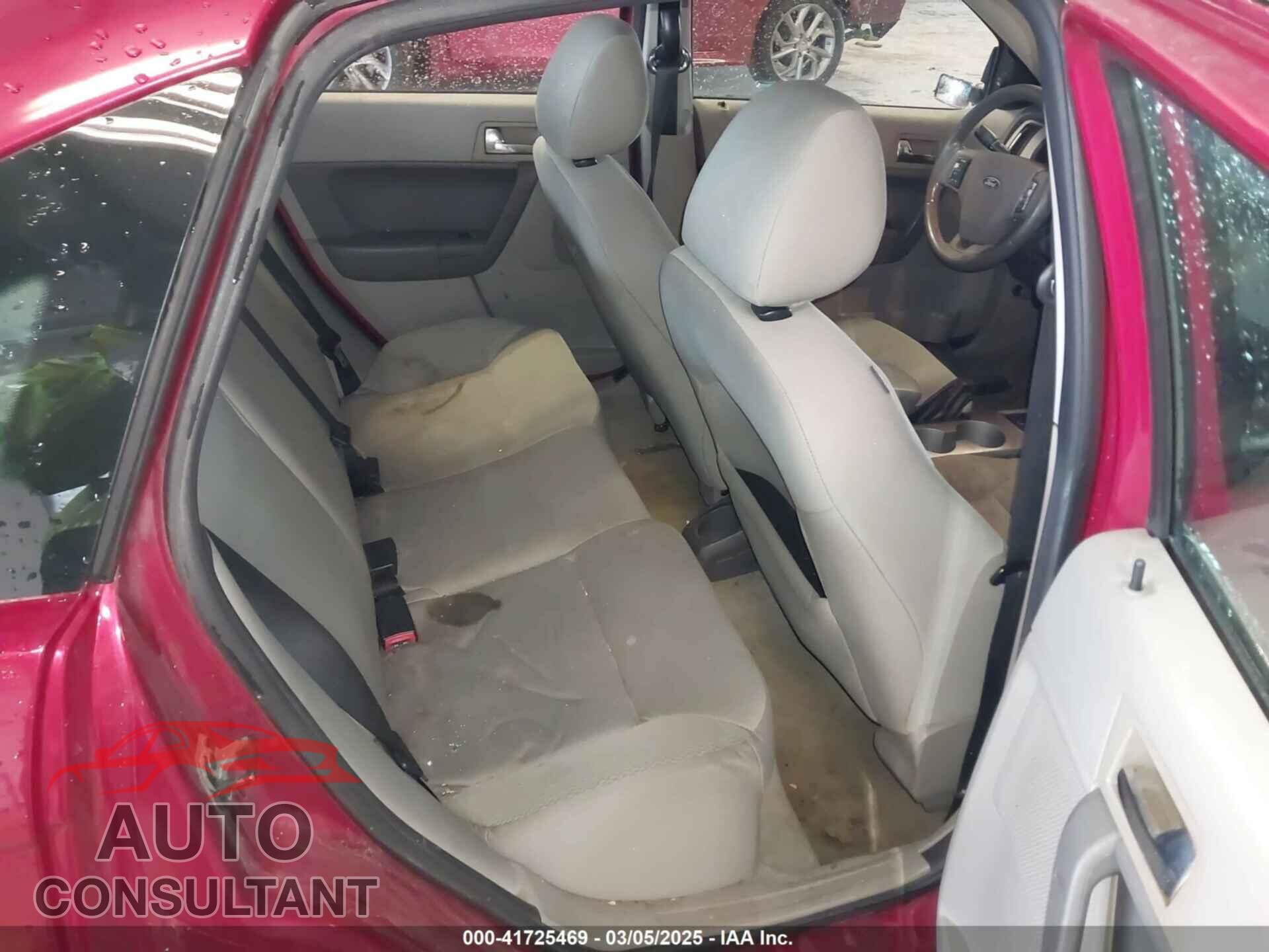 FORD FOCUS 2011 - 1FAHP3GN8BW153586