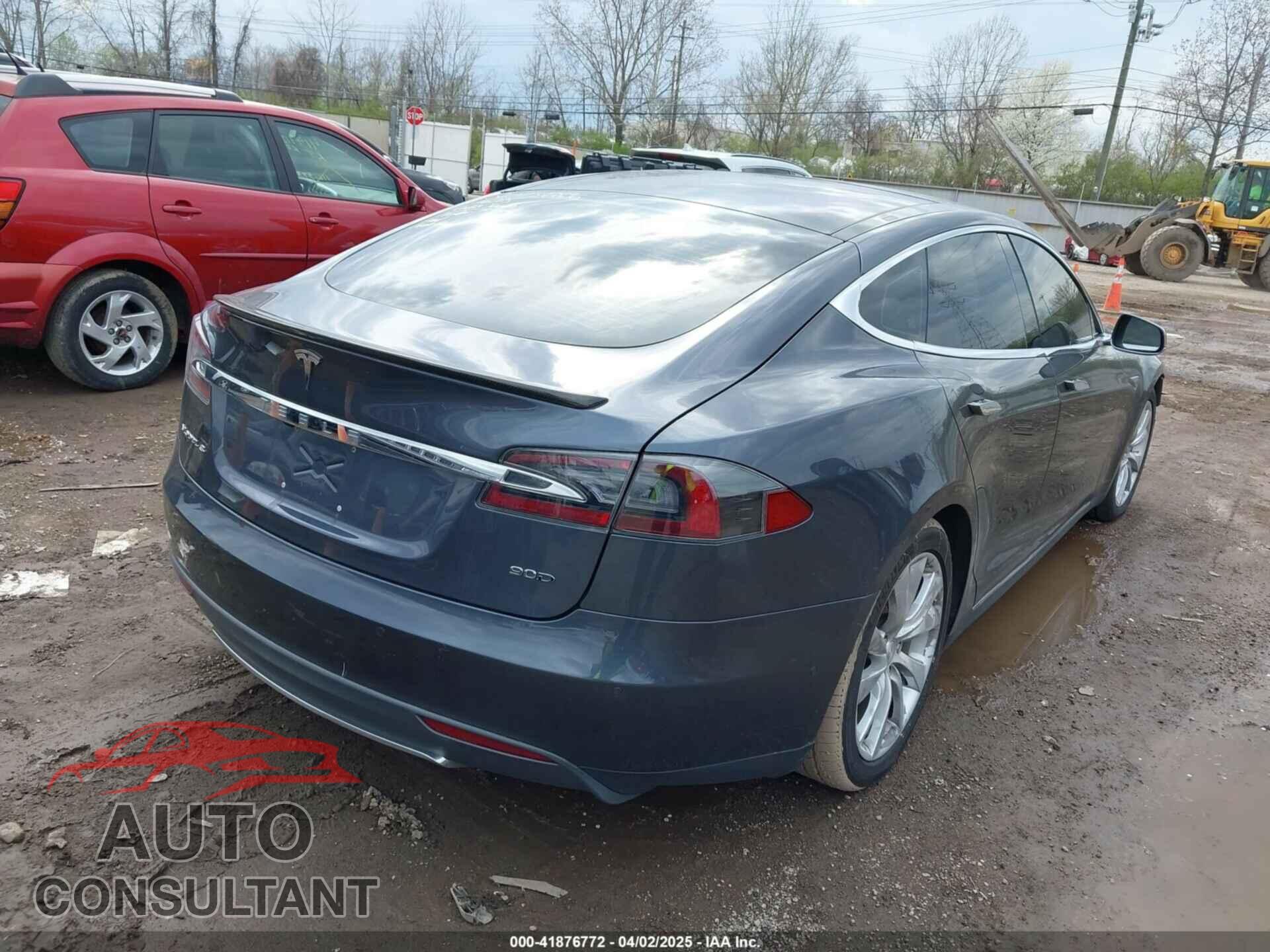 TESLA MODEL S 2015 - 5YJSA1E21FF116775