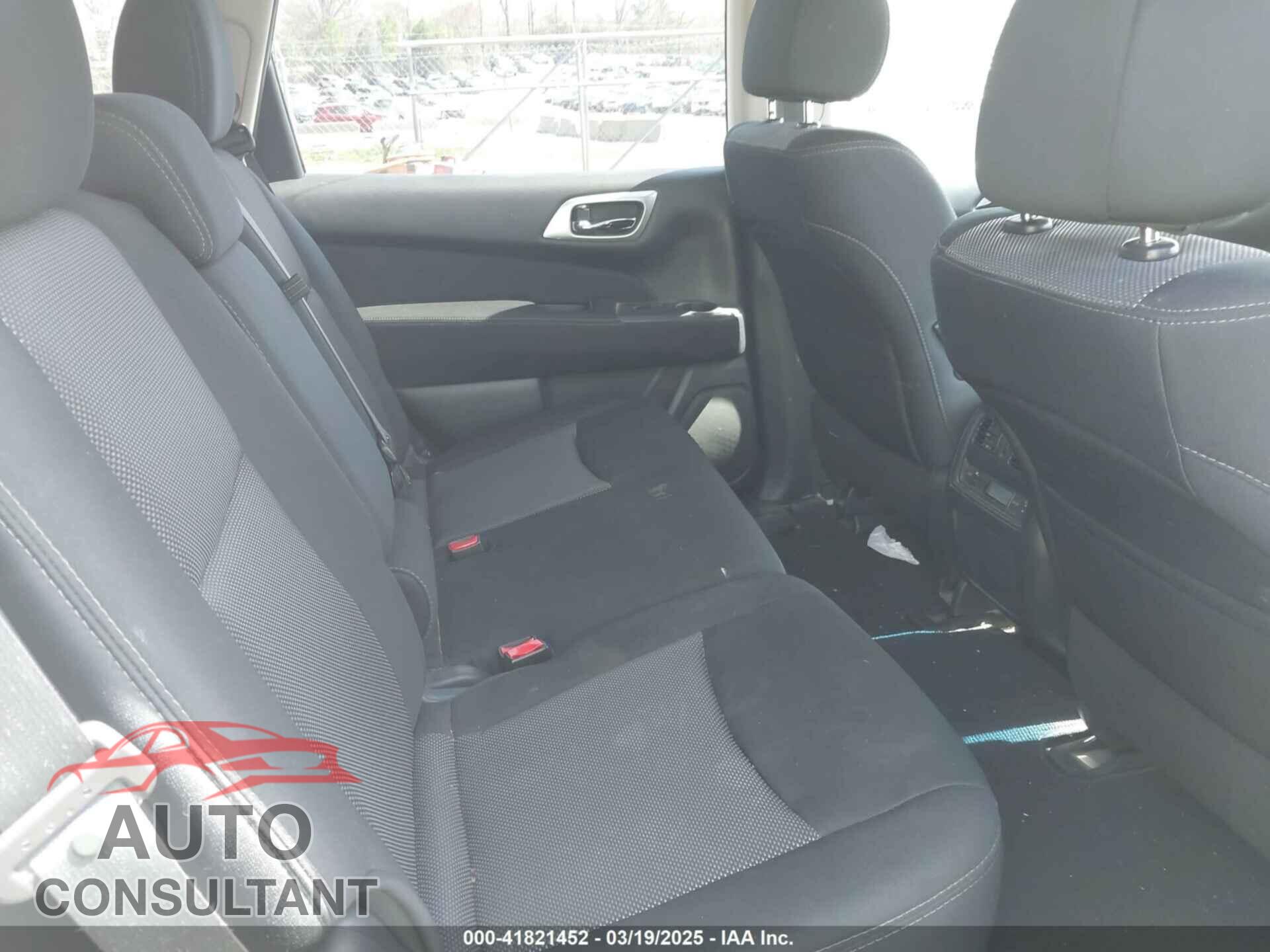 NISSAN PATHFINDER 2017 - 5N1DR2MN2HC913096