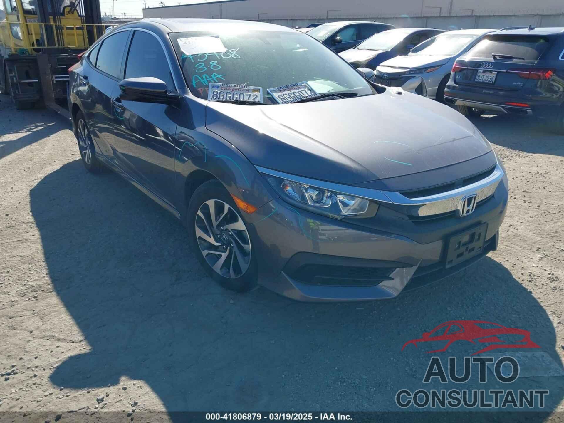 HONDA CIVIC 2018 - 2HGFC2F72JH608876