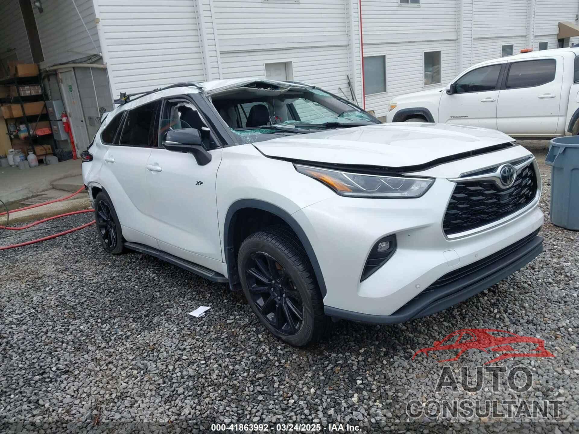 TOYOTA HIGHLANDER 2022 - 5TDDZRBH9NS570565
