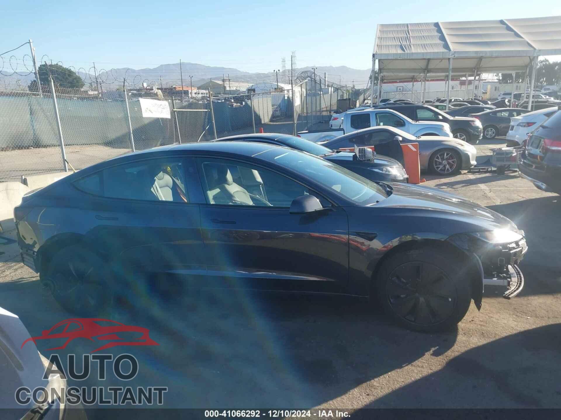 TESLA MODEL 3 2024 - 5YJ3E1EA5RF782767