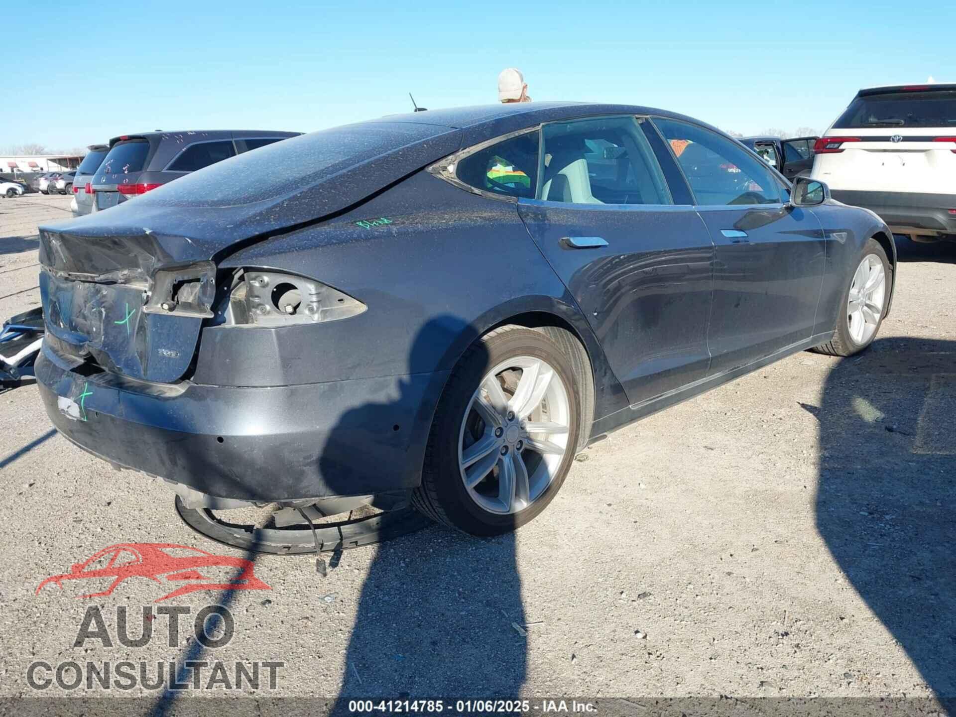TESLA MODEL S 2016 - 5YJSA1E20GF128496