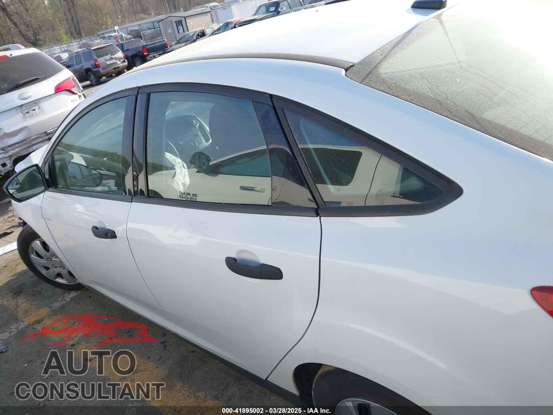 FORD FOCUS 2016 - 1FADP3E27GL225152