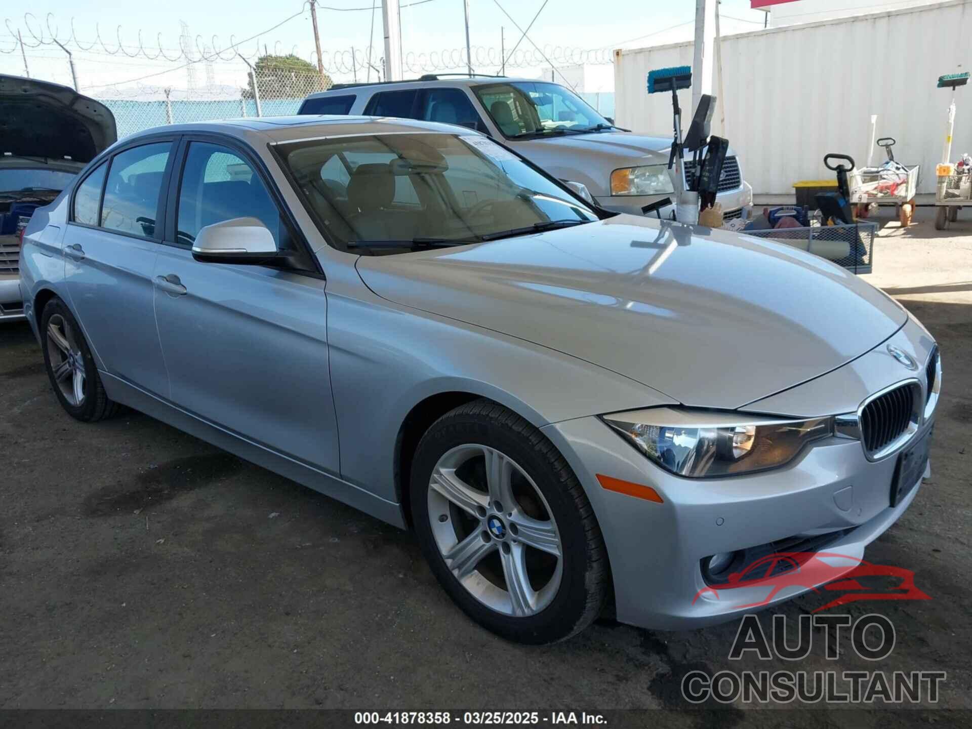 BMW 328I 2013 - WBA3C1G55DNR47357