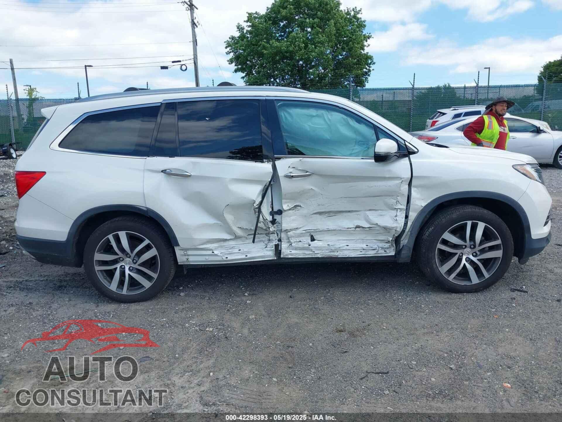 HONDA PILOT 2018 - 5FNYF6H07JB044394