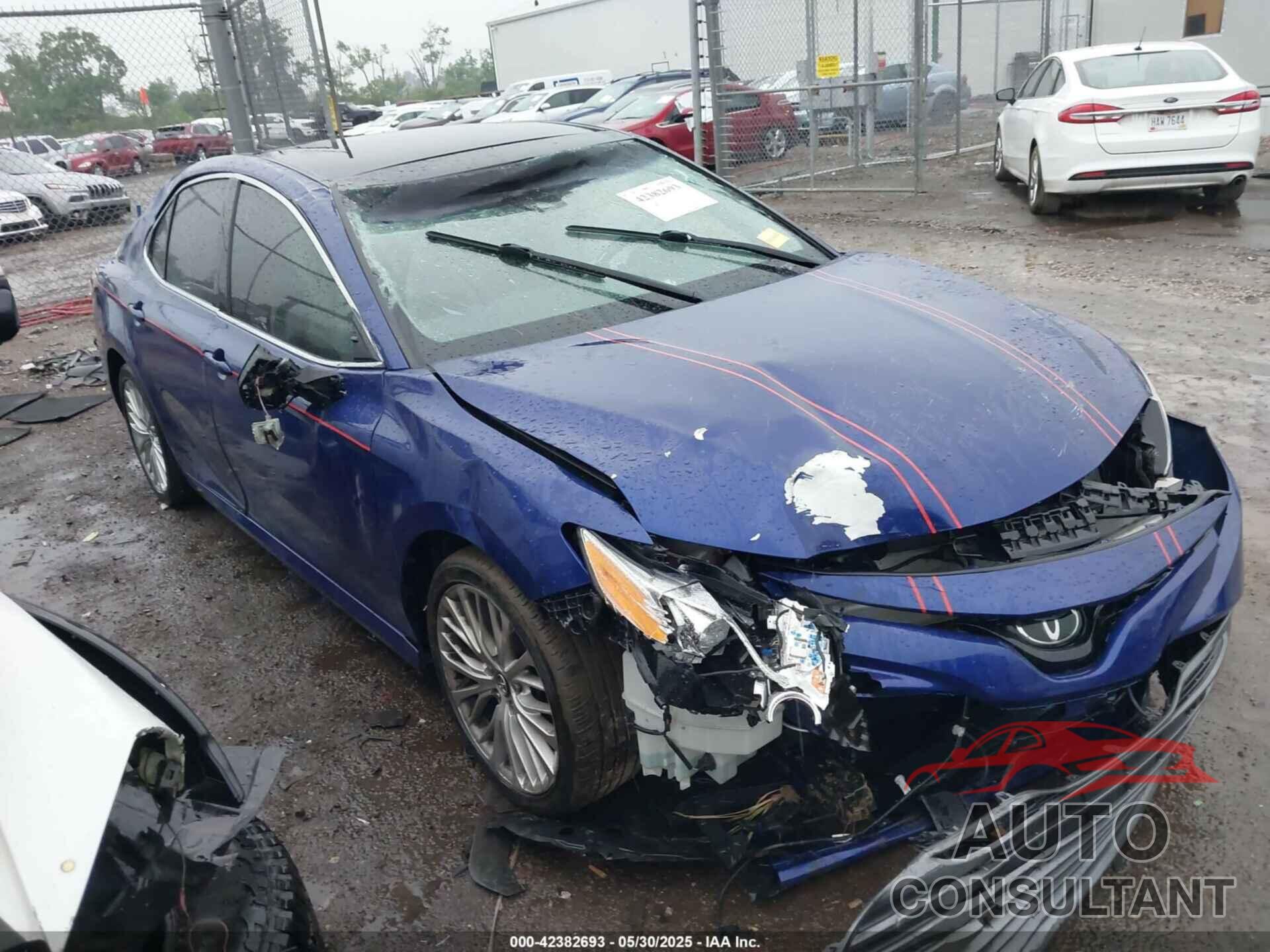 TOYOTA CAMRY 2018 - 4T1B11HK9JU507633