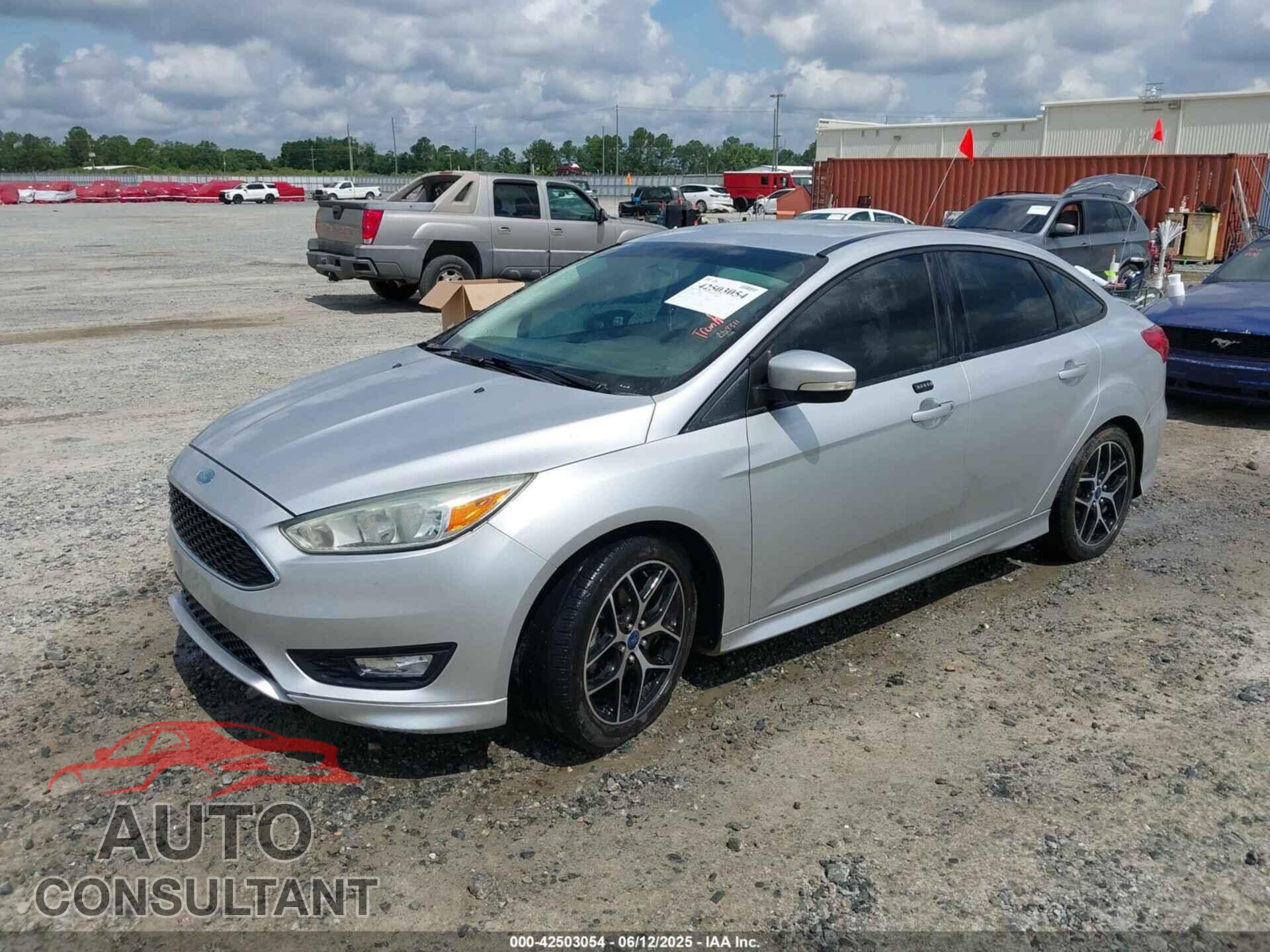 FORD FOCUS 2015 - 1FADP3F2XFL259311