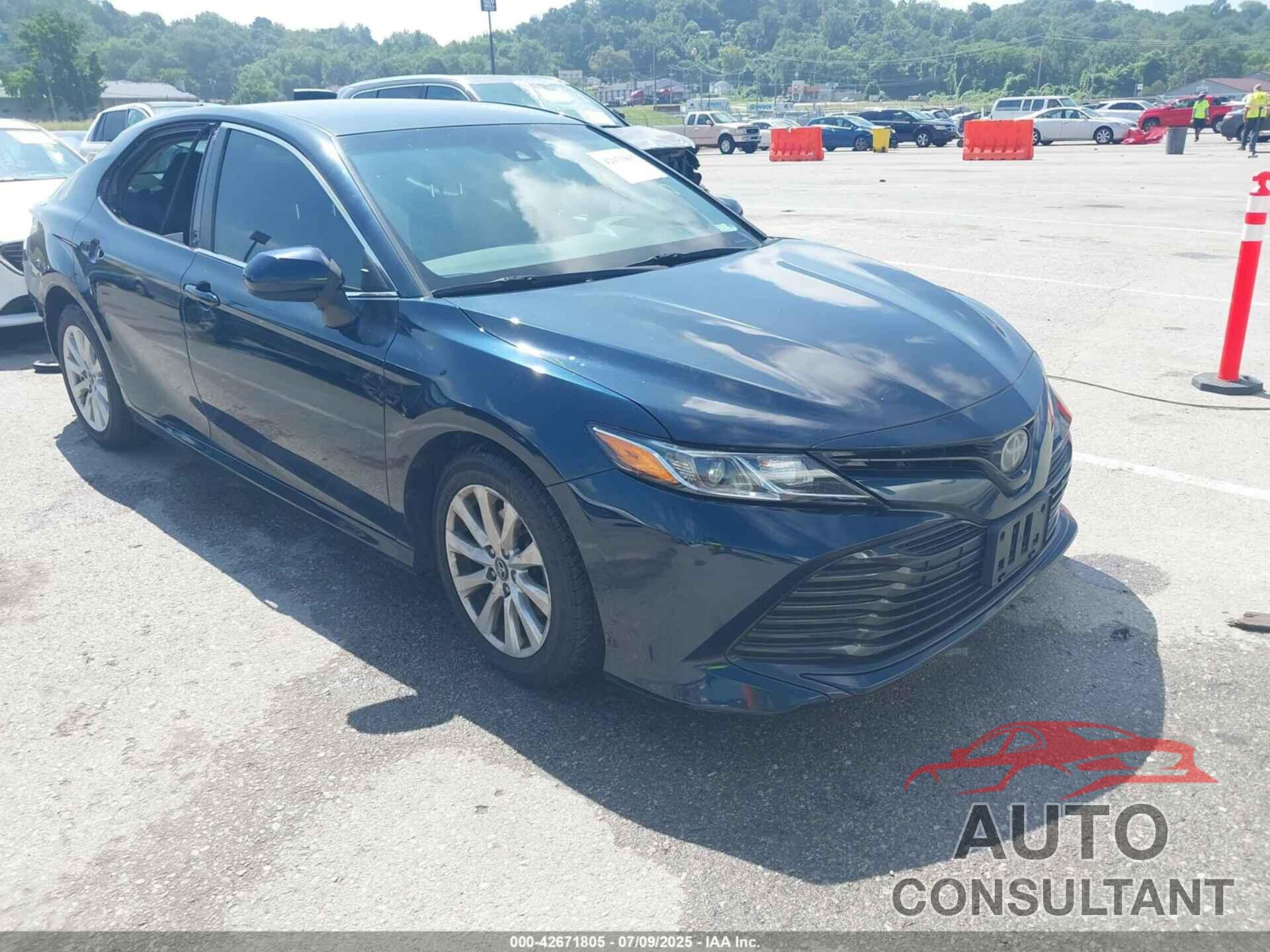 TOYOTA CAMRY 2018 - 4T1B11HK8JU606525