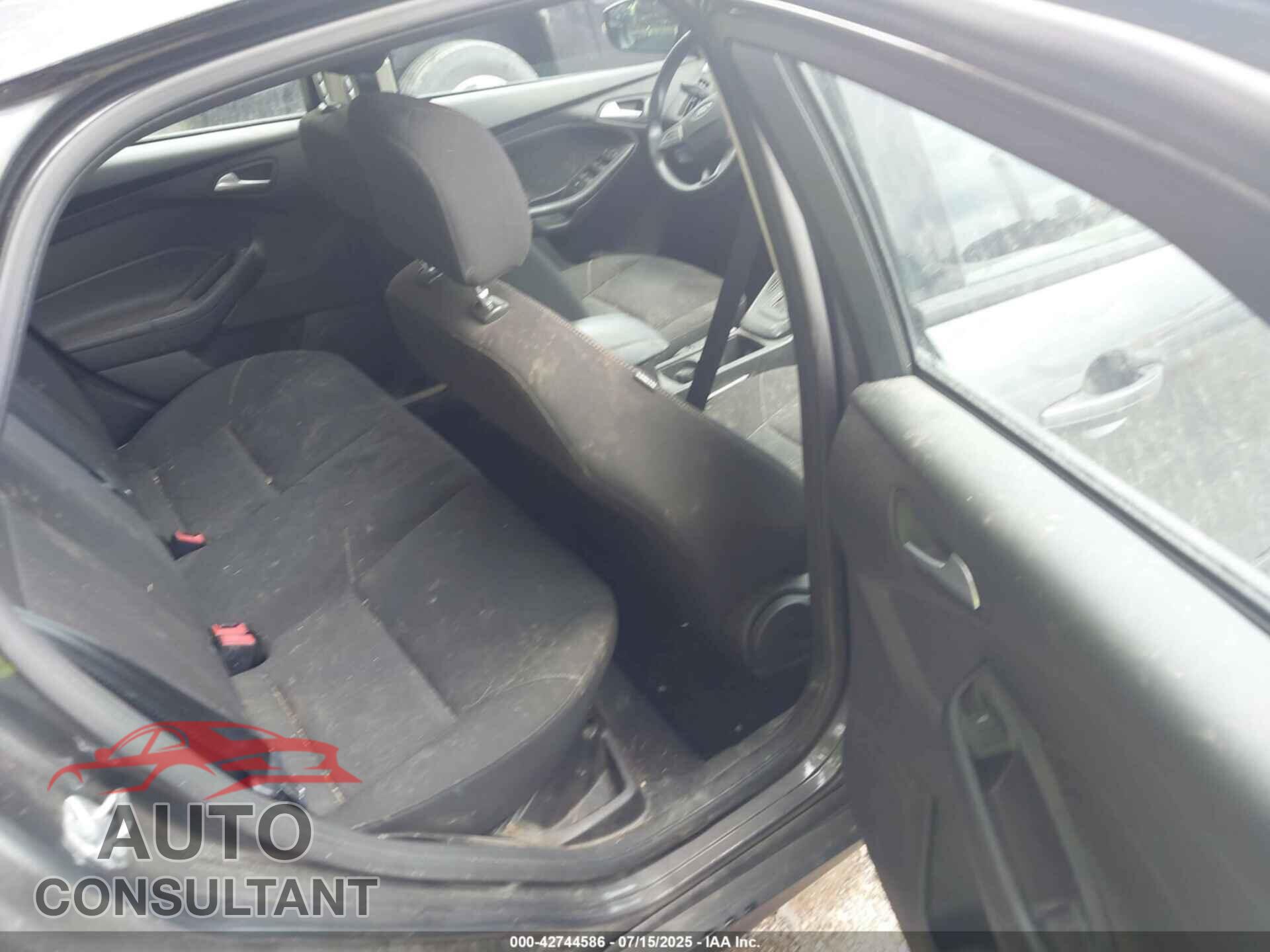 FORD FOCUS 2016 - 1FADP3F2XGL309724