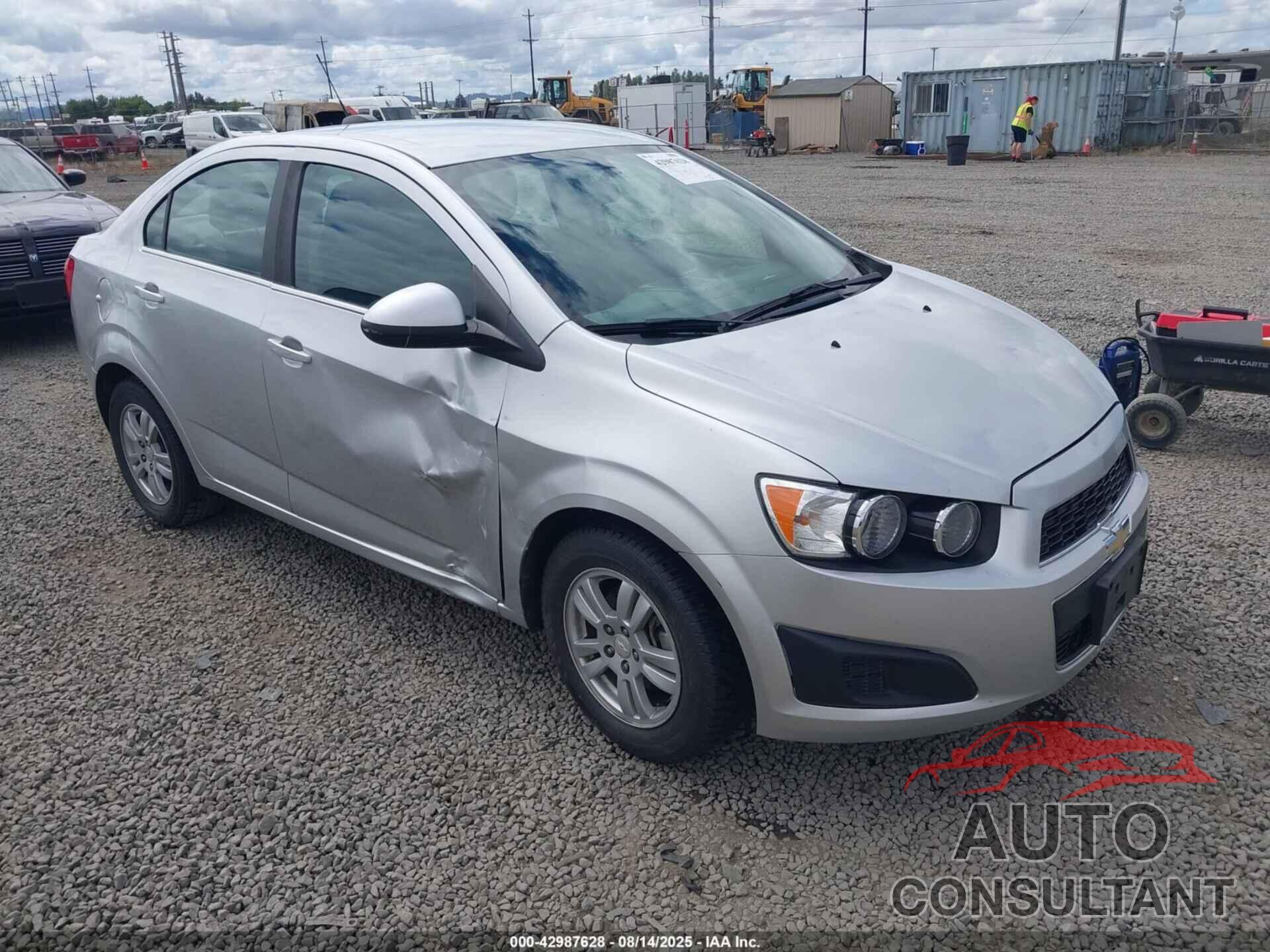 CHEVROLET SONIC 2015 - 1G1JC5SH4F4178595